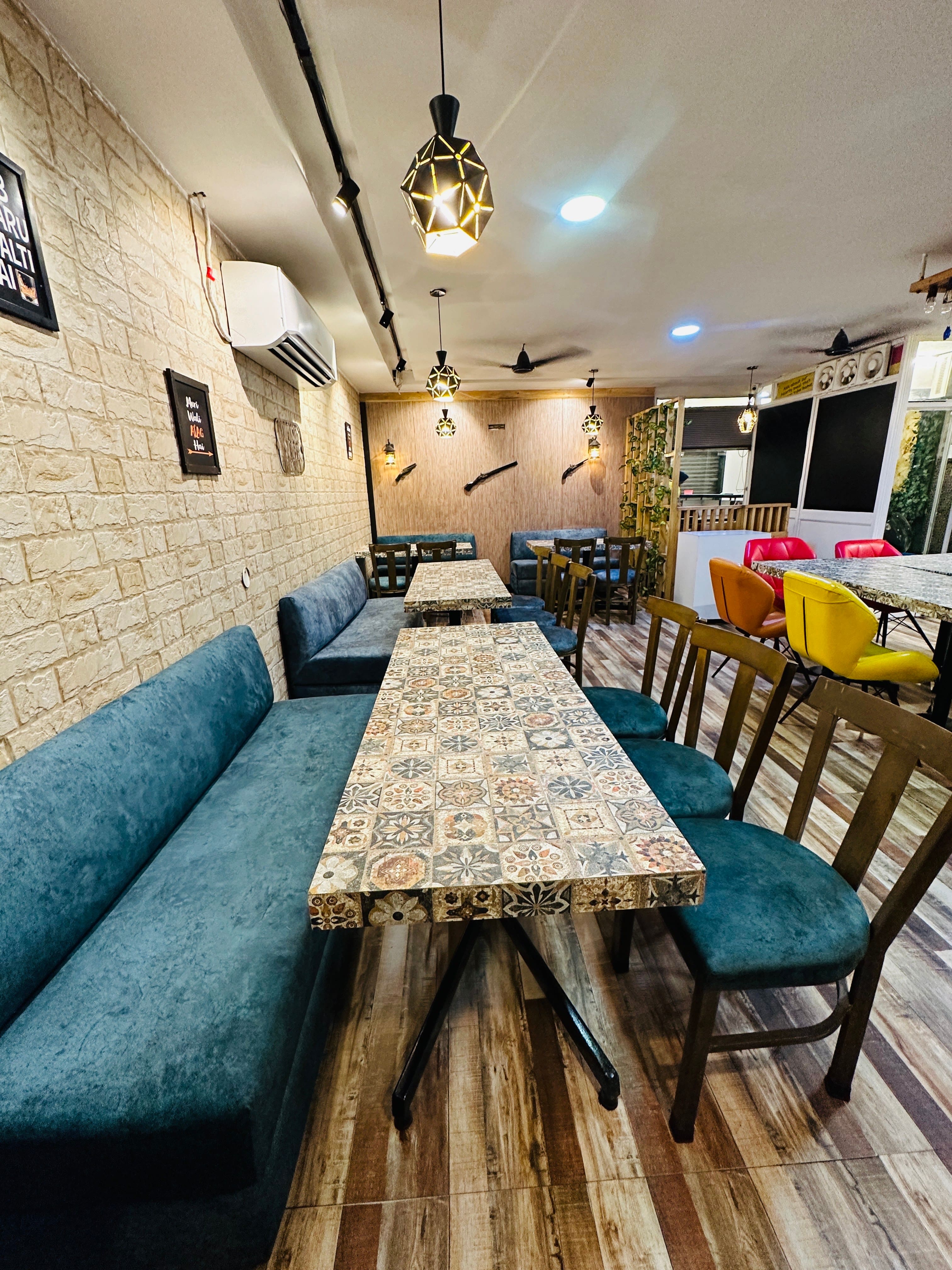 Pindi'z Plaza image