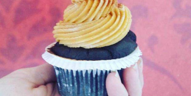 Anthony Johnson S Review For Le Chat Noir Cupcake Bordello And Bakery Haltom City Haltom City On Zomato