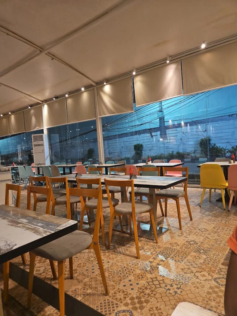 quick breakfast, breakfast before work, early breakfast near me, breakfast restaurants near me, breakfast spots - Writer's Cafe - img1