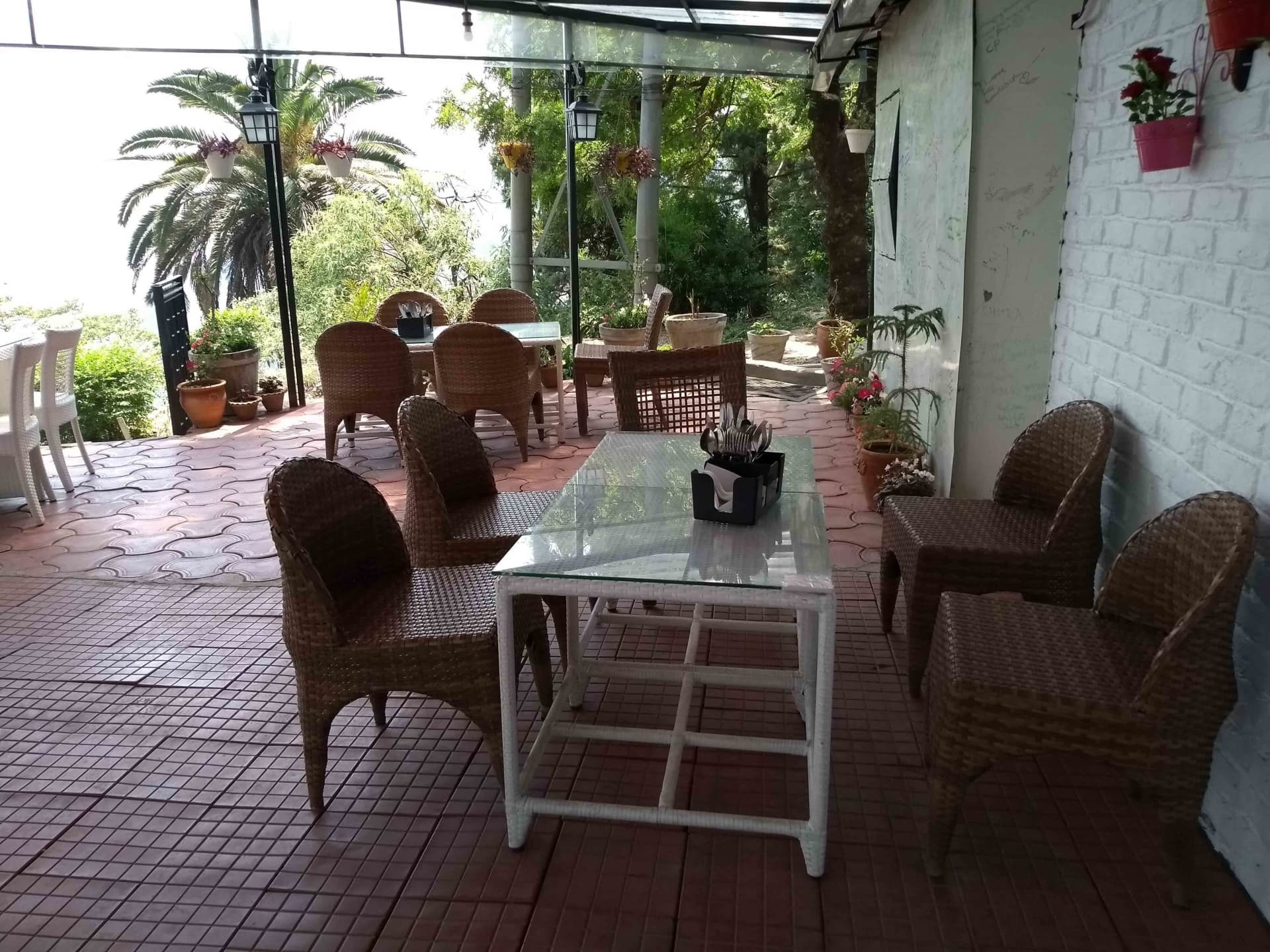backpacker-friendly restaurants, budget-friendly restaurants, cafes, cheap eats, local eateries, casual dining, hostels with cafes - Cafe Tea Totaler - img1