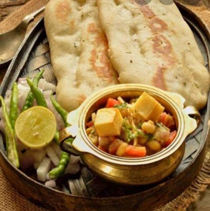 Kulachi Hansarj Ke Mashoor Chole Kulche