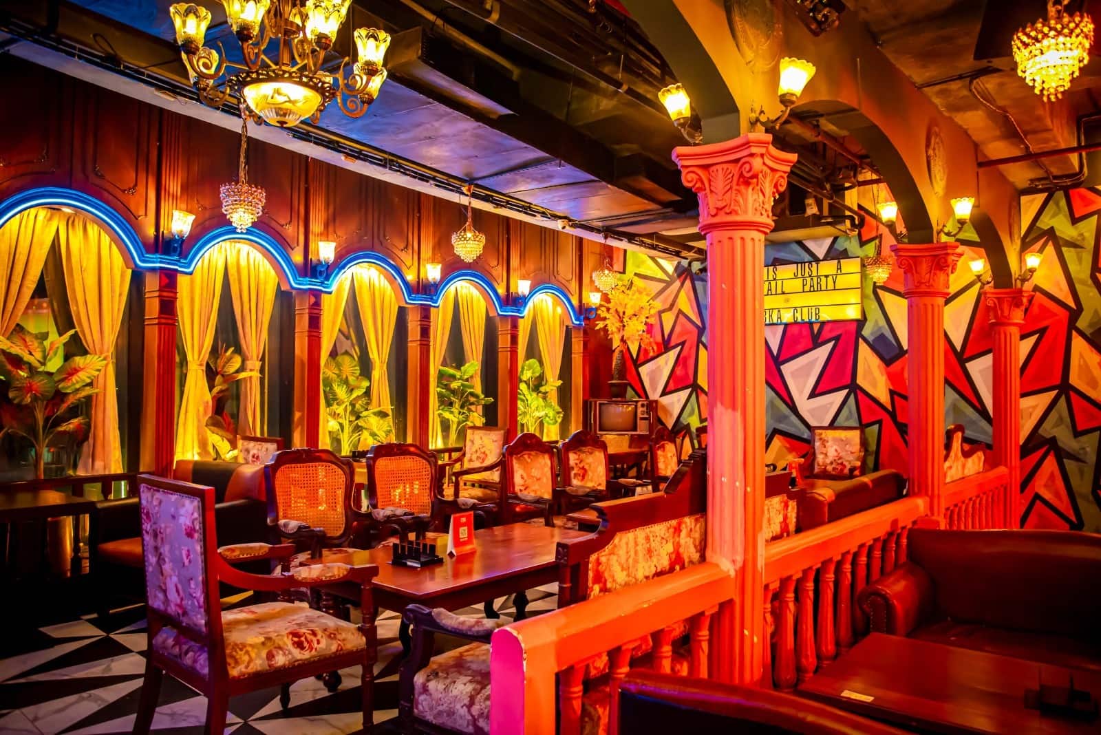 sports bars, sports pubs, sports bar and grill, live sports bars, pubs, bars - Sabka Club - img3