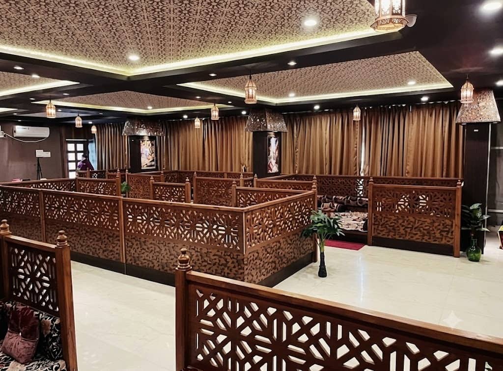 late night restaurants, late night food, late night dining, 24 hour restaurants, midnight food, late night cafes, night cafes, late night eateries, late night bars, nightlife restaurants - Mandi Town - img3