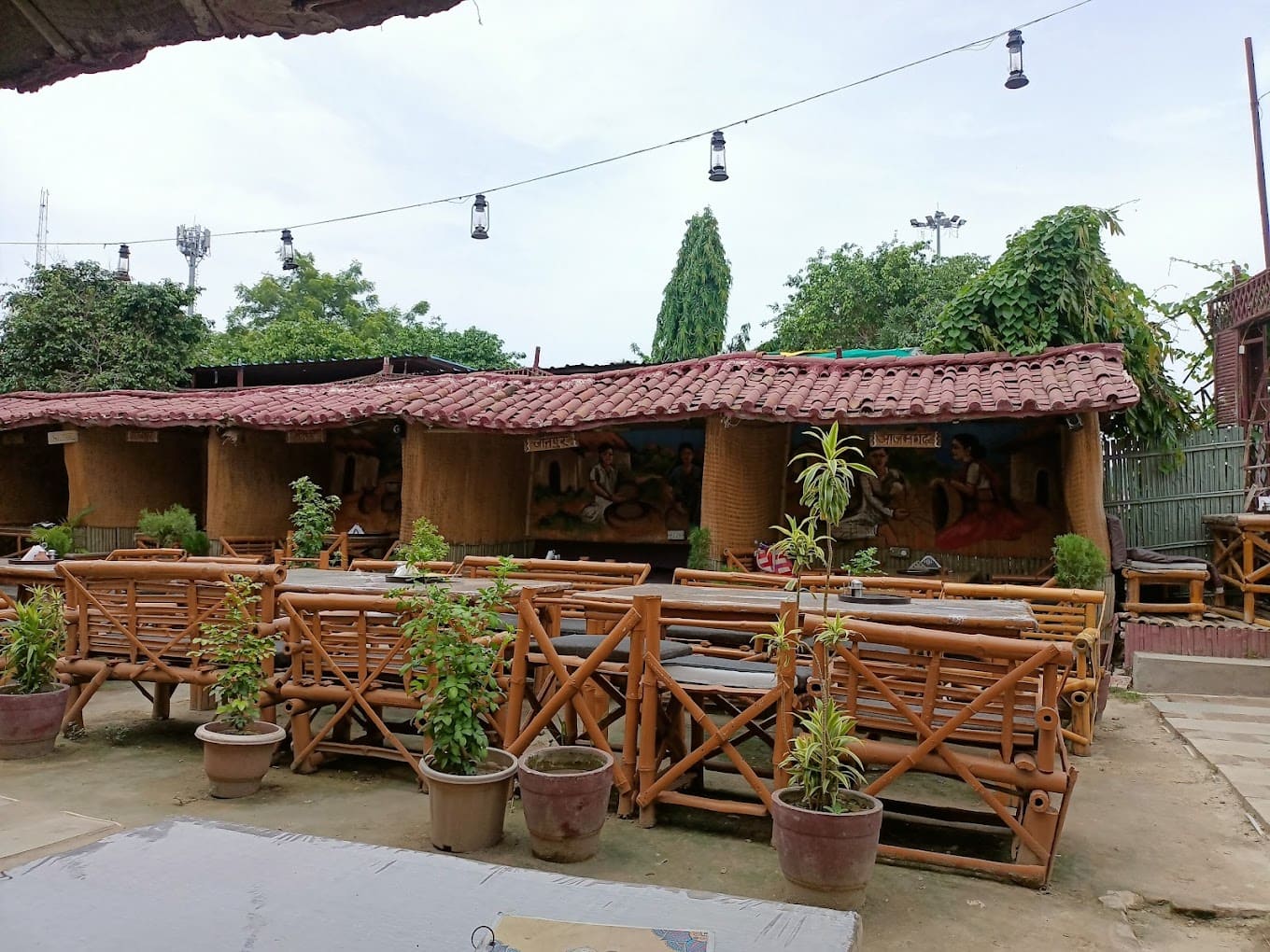 banarasi food, blue lassi shop, baati chokha - Theth Banarasi Baati Chokha - img1