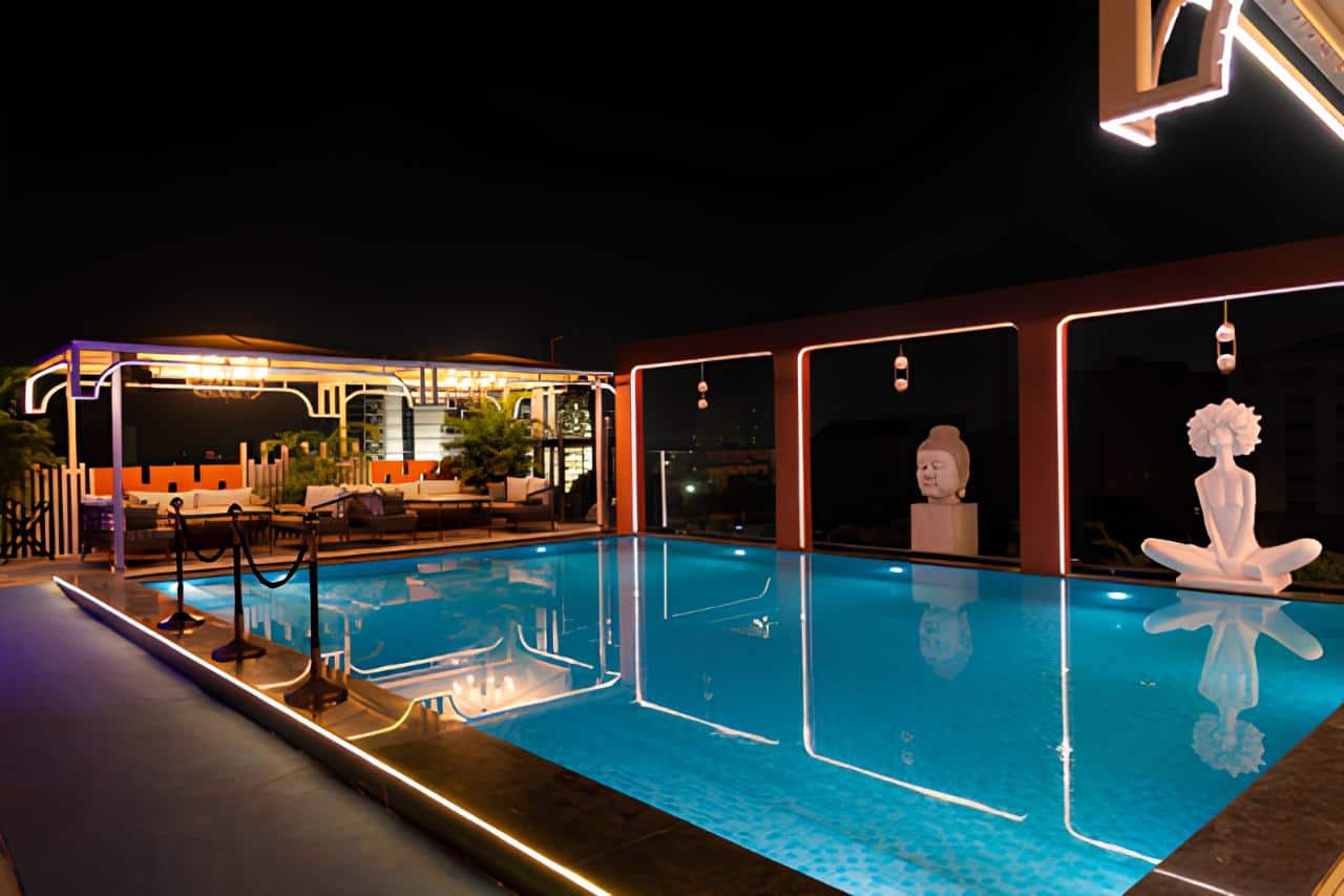 party places, party restaurants, nightlife, pubs, nightclubs, party bars, lounges, live music bars, rooftop bars - Que - img5