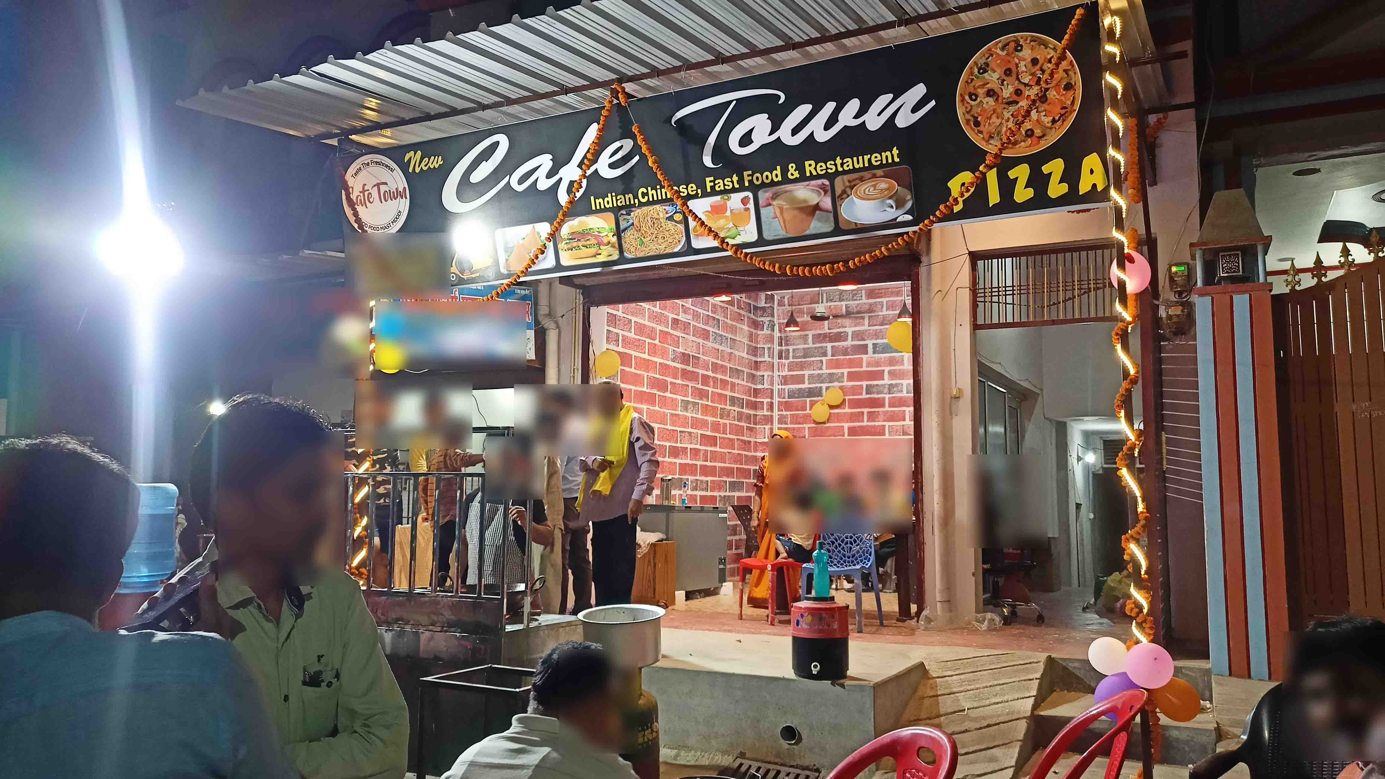 Cafe Town image