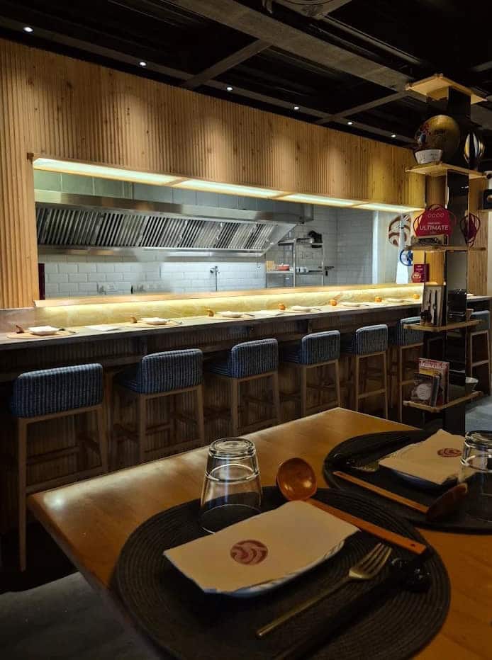 japanese restaurants, japanese fine dining, sushi restaurants, sushi, ramen, sashimi, omakase, teppanyaki - Naru Noodle Bar - img3