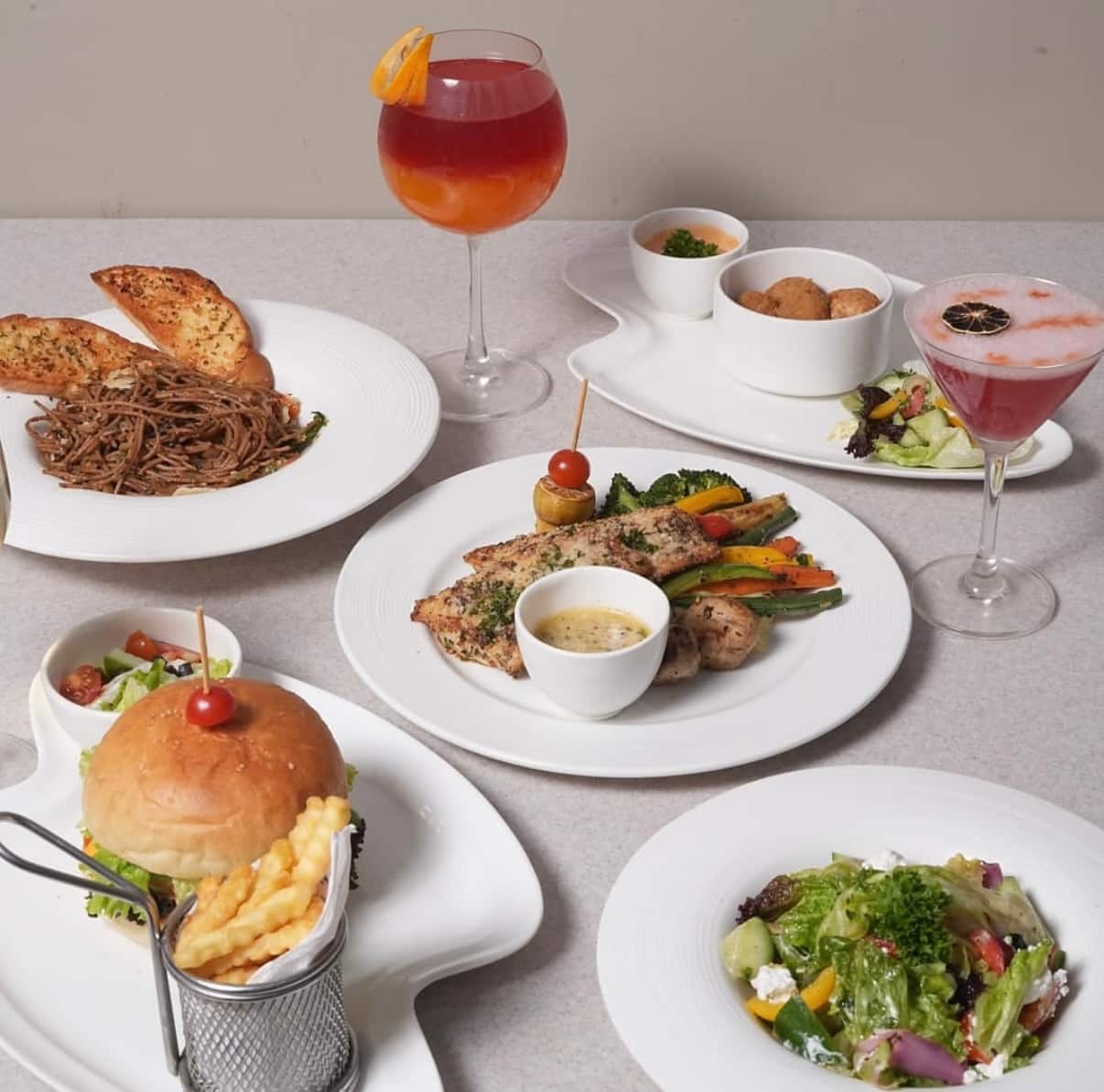 breakfast buffet, buffet breakfast, breakfast restaurants, hotel breakfast buffet, brunch buffet, breakfast spread, unlimited breakfast, breakfast spots - W Cafe By Wyndham - img1