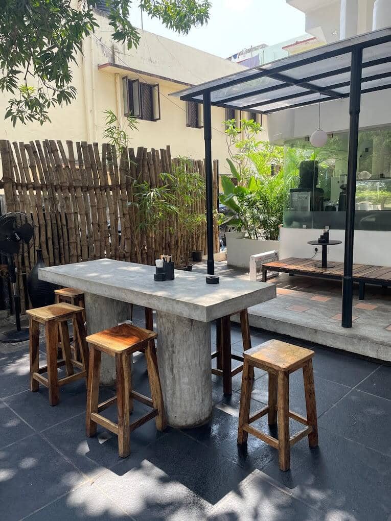 cafes, outdoor cafe near me, outdoor cafes, cafe outdoor seating, cafe with outdoor seating near me - EGCO - img1