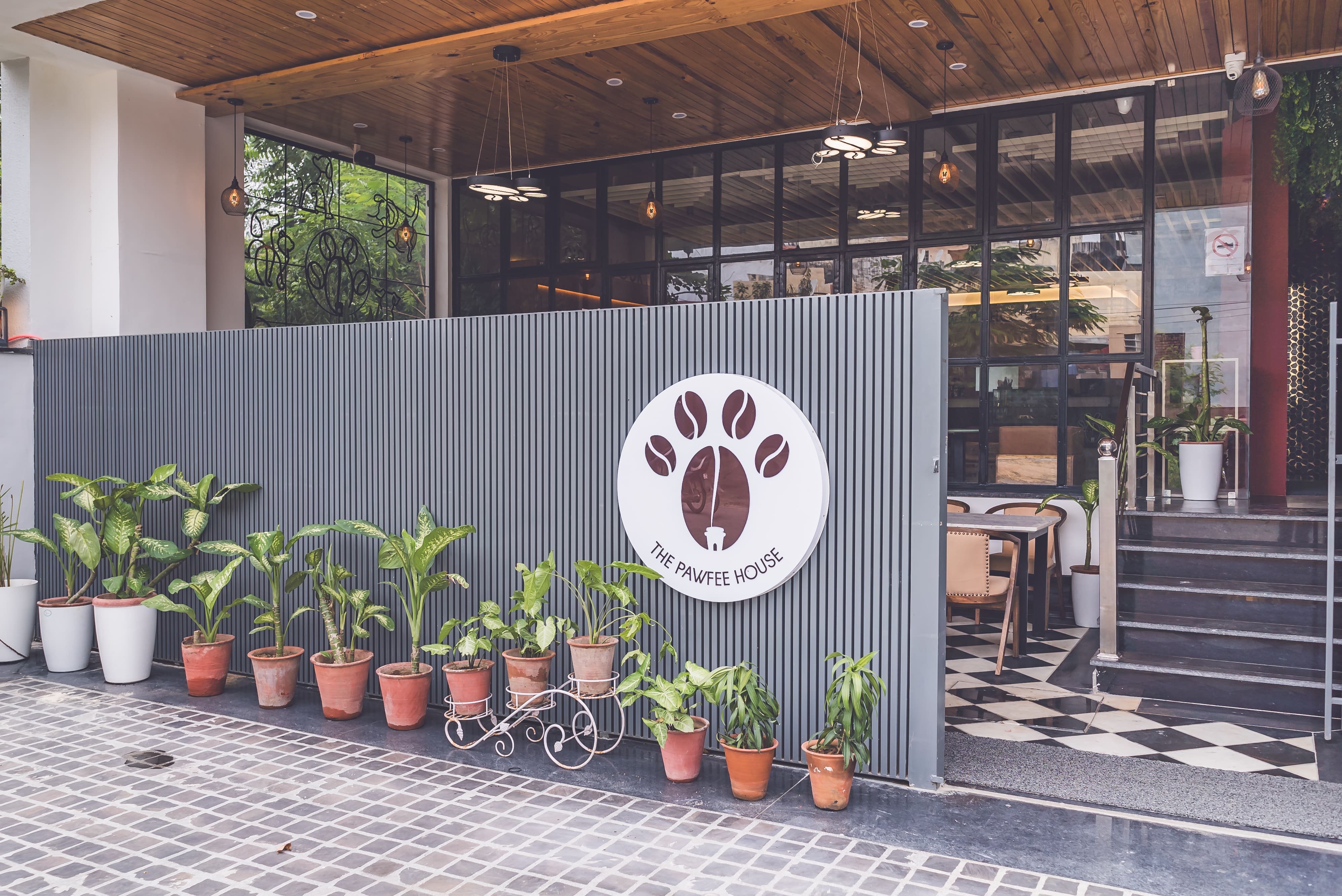 pet friendly places, pet friendly cafes, pet friendly dining, dog friendly restaurants, dog friendly cafes - THE PAWFEE HOUSE - img1