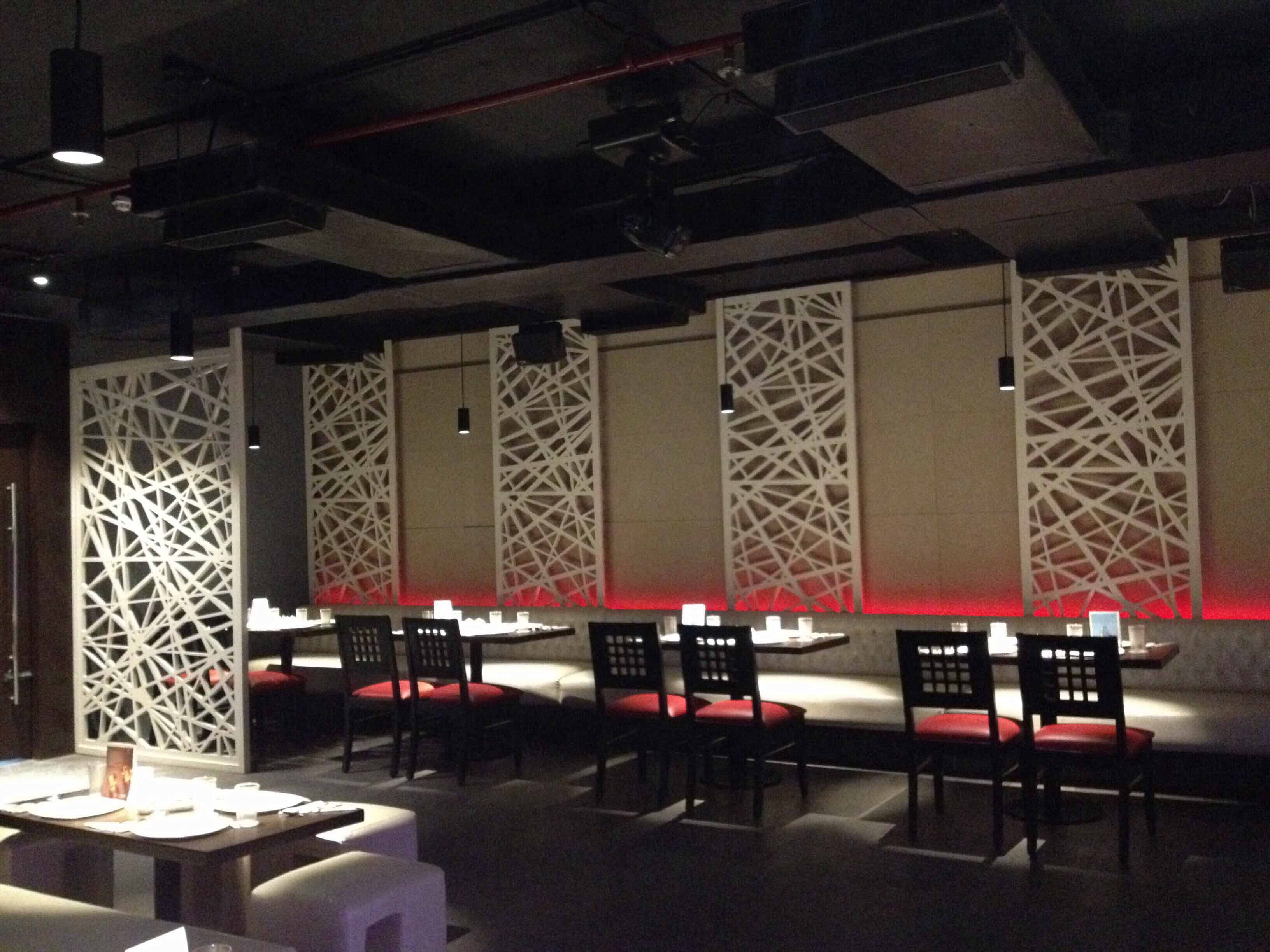 sports bars, sports pubs, sports bar and grill, live sports bars, pubs, bars - Kix Lounge - img2