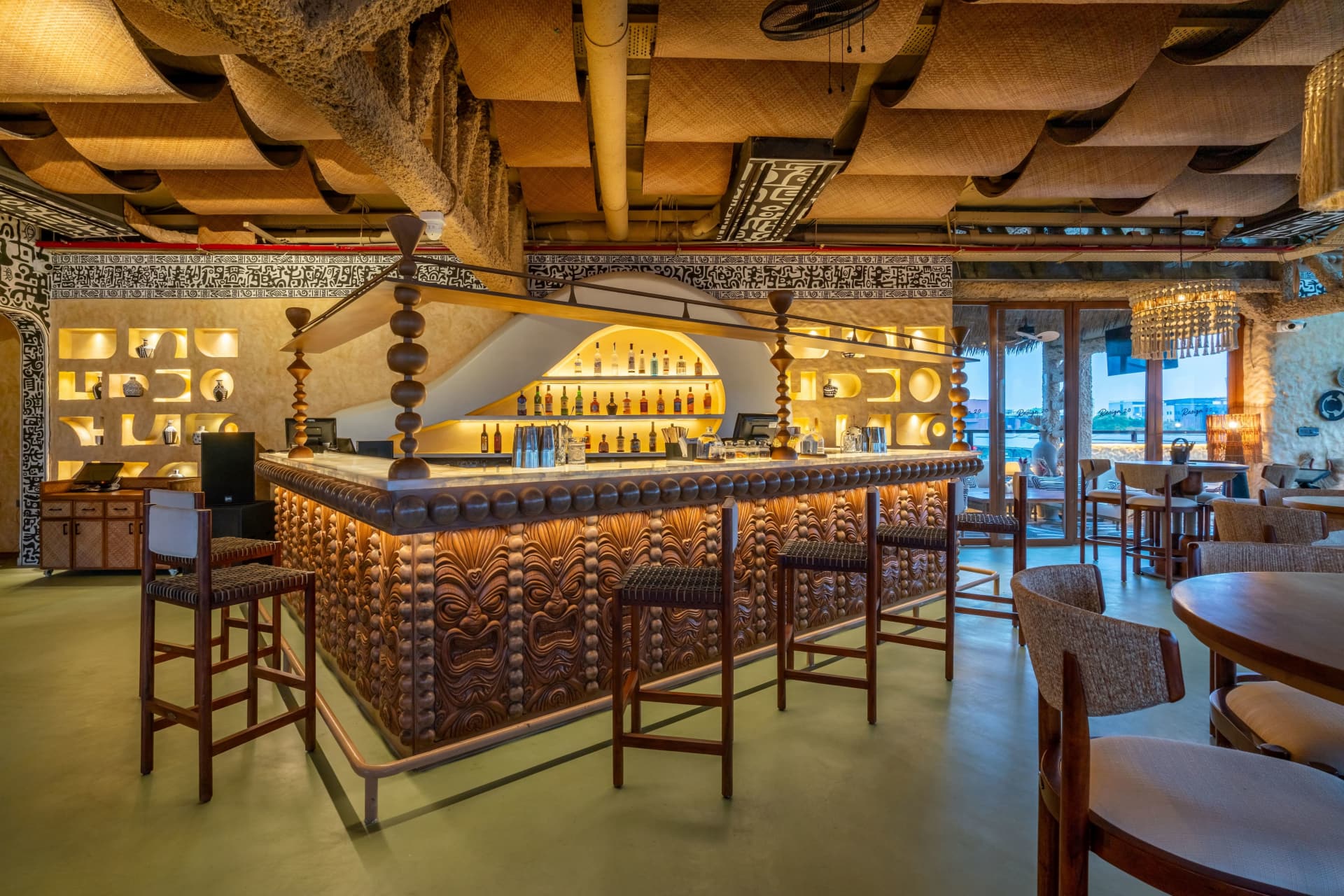 bars near me, pubs near me, wine, cocktails, beer, brewery near me, cocktails near me, happy hour near me, sports bar near me - Resign Skybar - img1