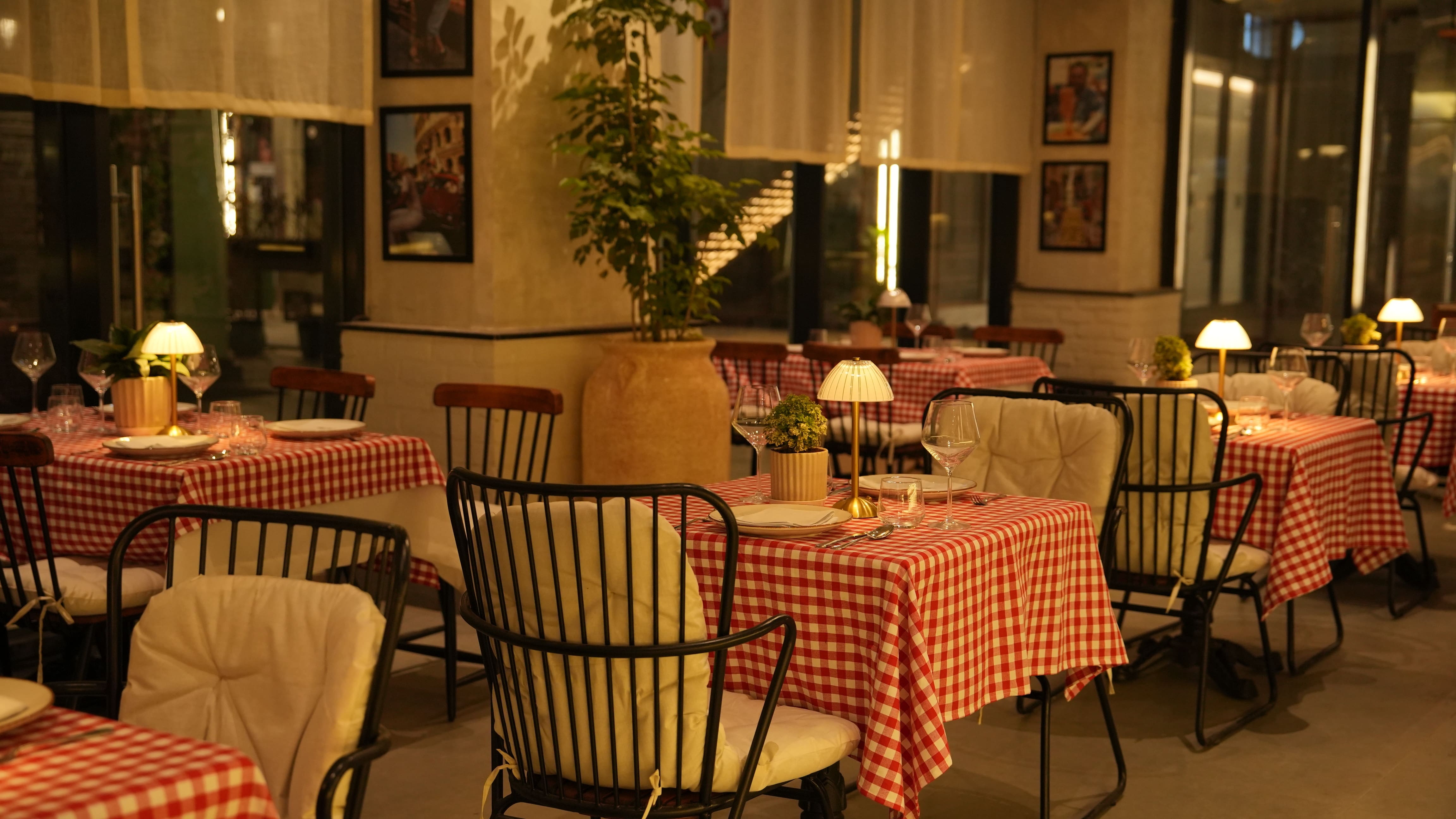 artisanal pizza, pizza restaurants, pizza, wood fired pizza, sourdough pizza - Mi Piaci - img1