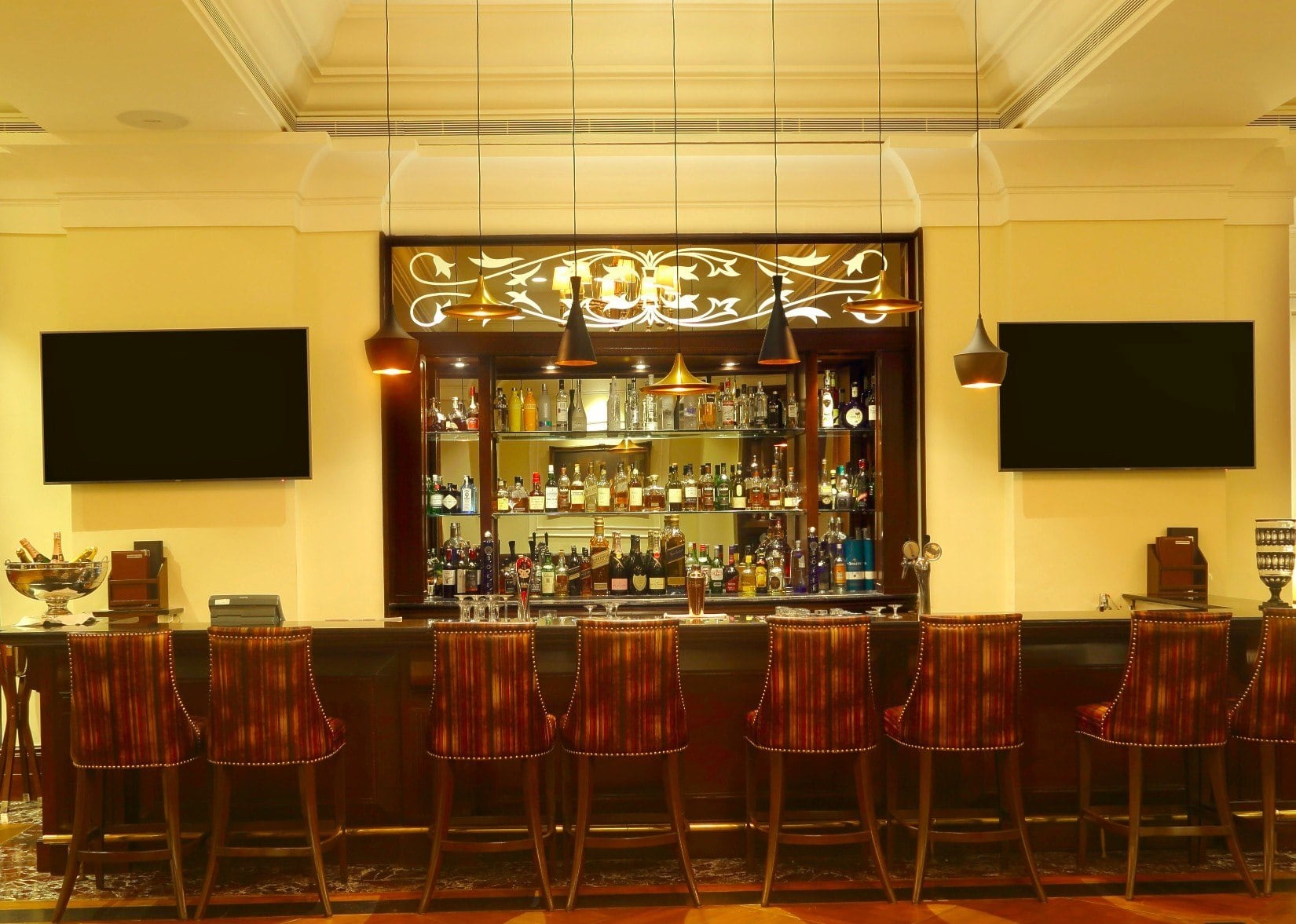 Lounge & Bar - Eros Hotel, Nehru Place, New Delhi | Zomato