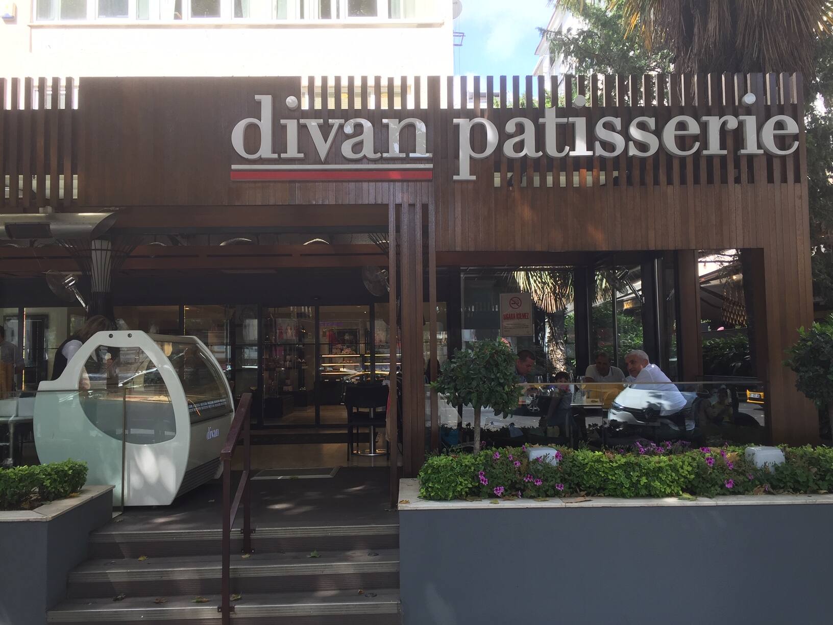 Divan Patisserie Caddebostan Istanbul