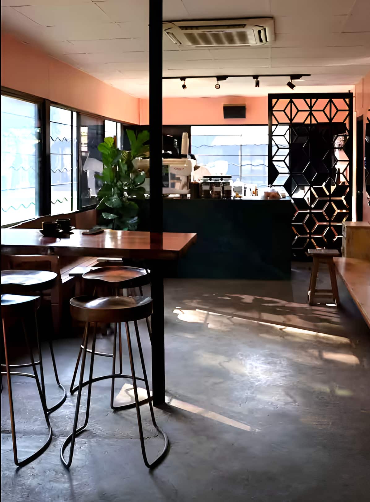 Breakfast restaurants near me, breakfast spots - One O Eight Cafe - img3