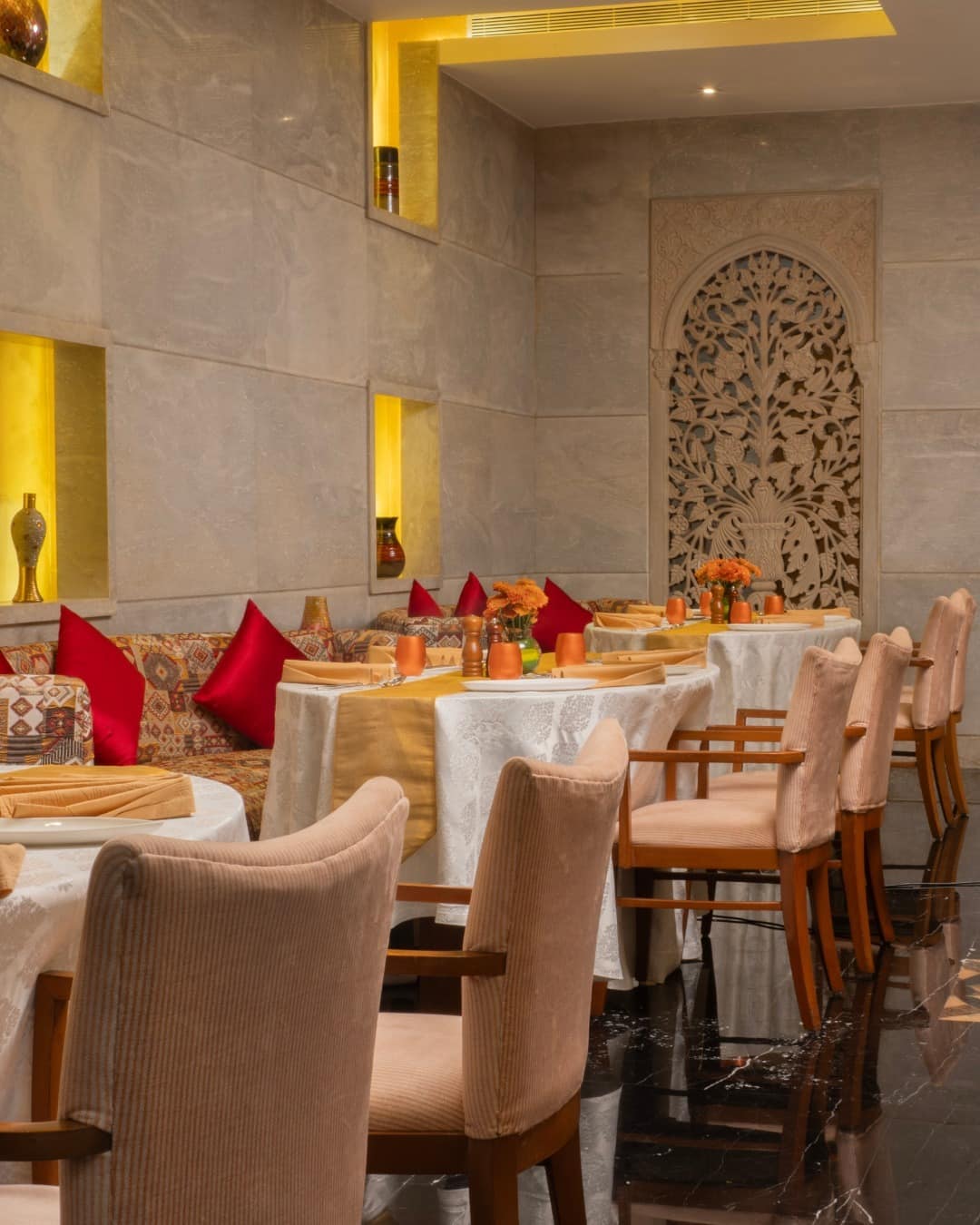 fine dining restaurants, family restaurants, family dining near me, indian fine dining - Club House - Taj Club House - img2