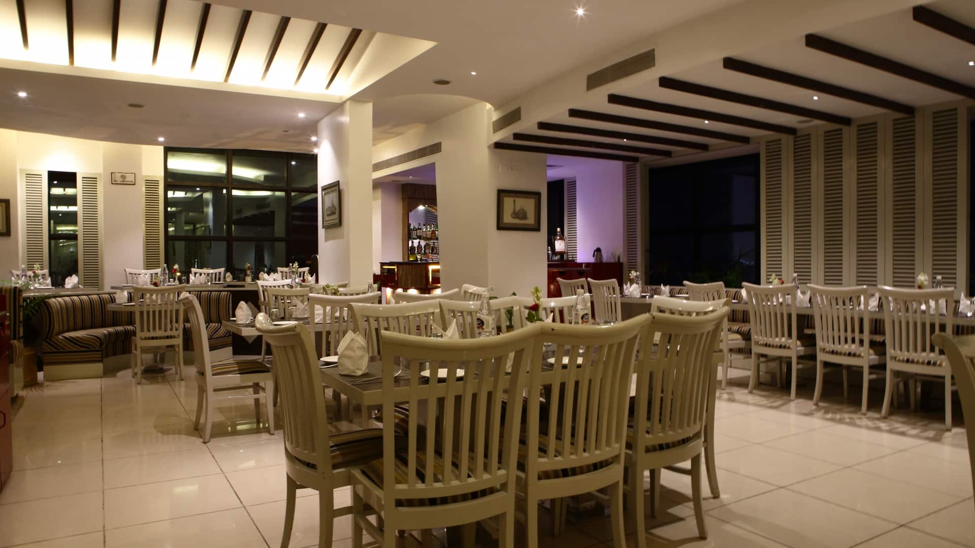 24 hour dining, 24 hour restaurants, late night restaurants, all day dining, breakfast spots, lunch restaurants, dinner restaurants - Zaika By Gemini Continental Hotel - img1