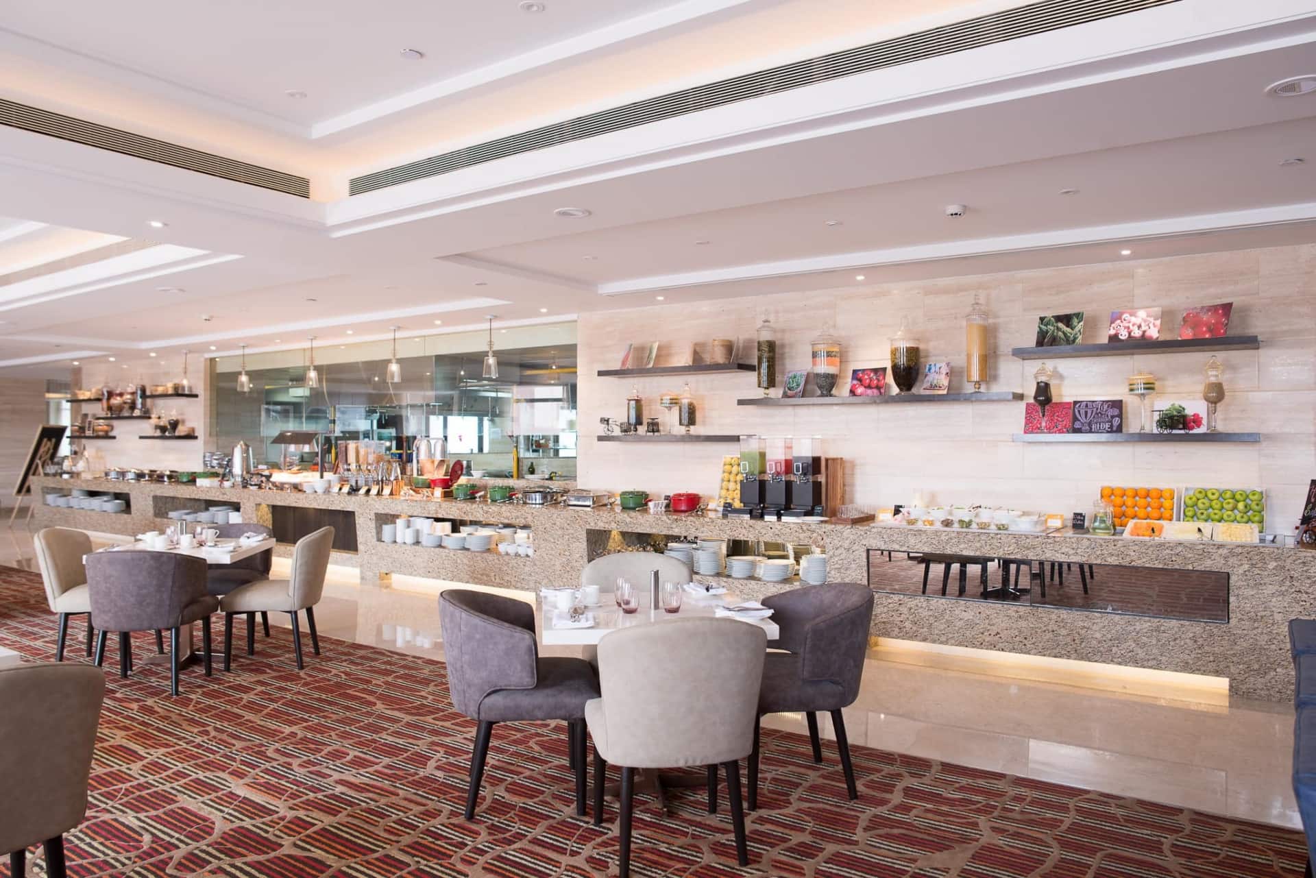 family restaurants, family dining, family-friendly restaurants - The Square - Novotel - img1