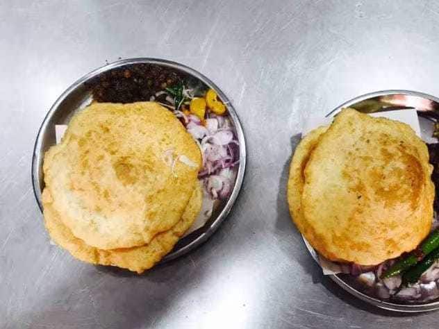 chole bhature, chole bhature near me, best chole bhature, famous chole bhature, bhature, chole, chana bhatura near me - Baba Nagpal Corner - img2