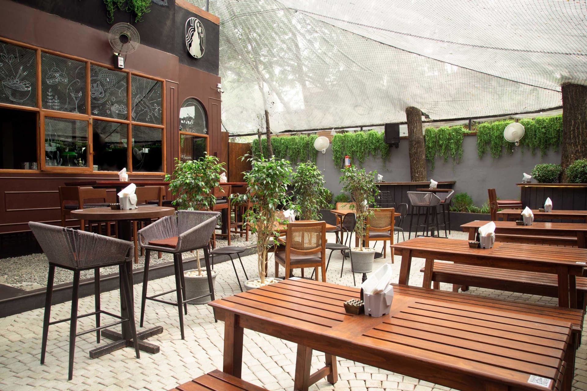 beer bars, craft beer, beer restaurants, breweries, microbreweries, brewpubs, beer pubs, beer lounges, craft beer bars, beer tasting - Elephant & Co. - img5