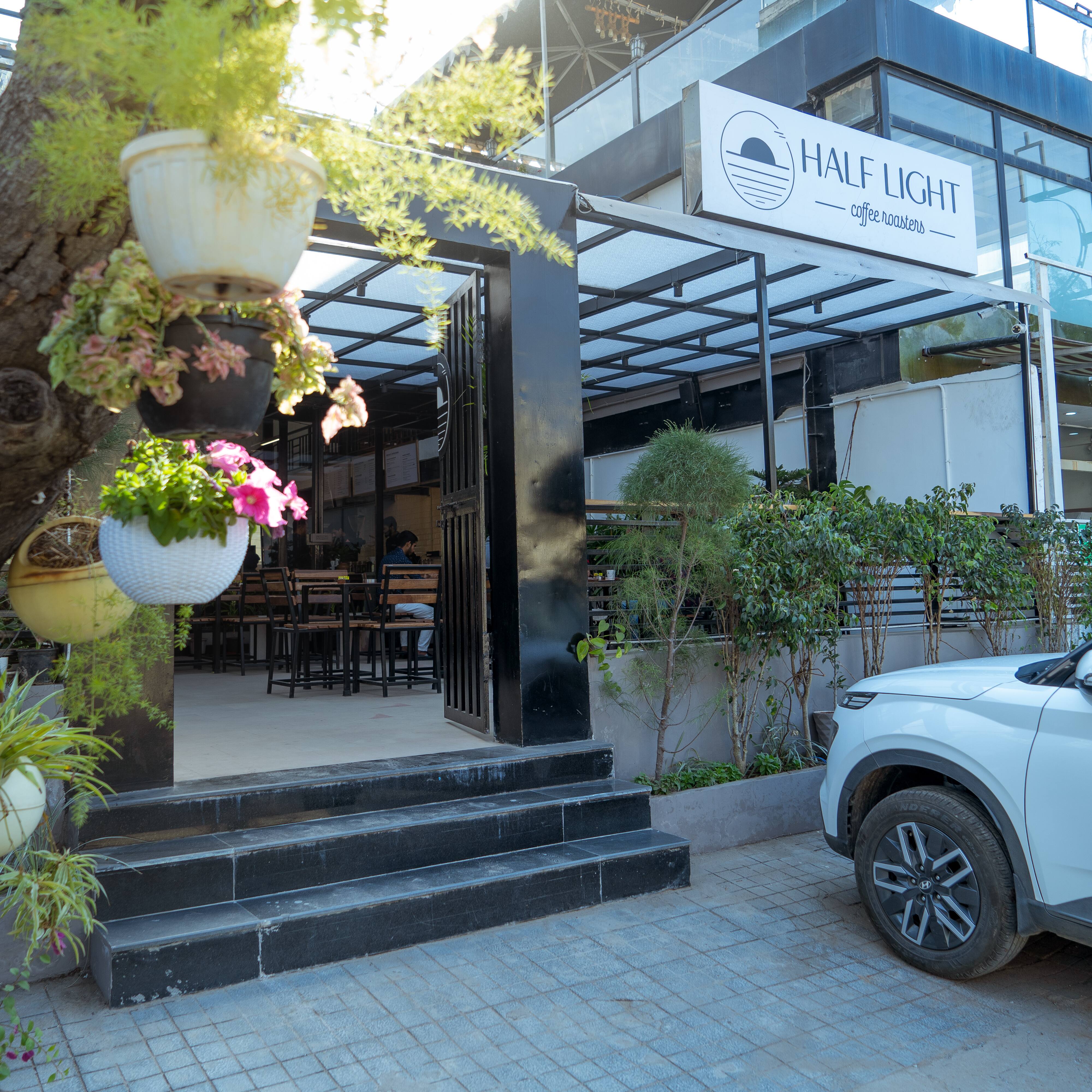 specialty coffee, specialty coffee shops, specialty coffee cafes, coffee roasters, third wave coffee, artisanal coffee, pour over coffee - Half Light Coffee Roasters - img2