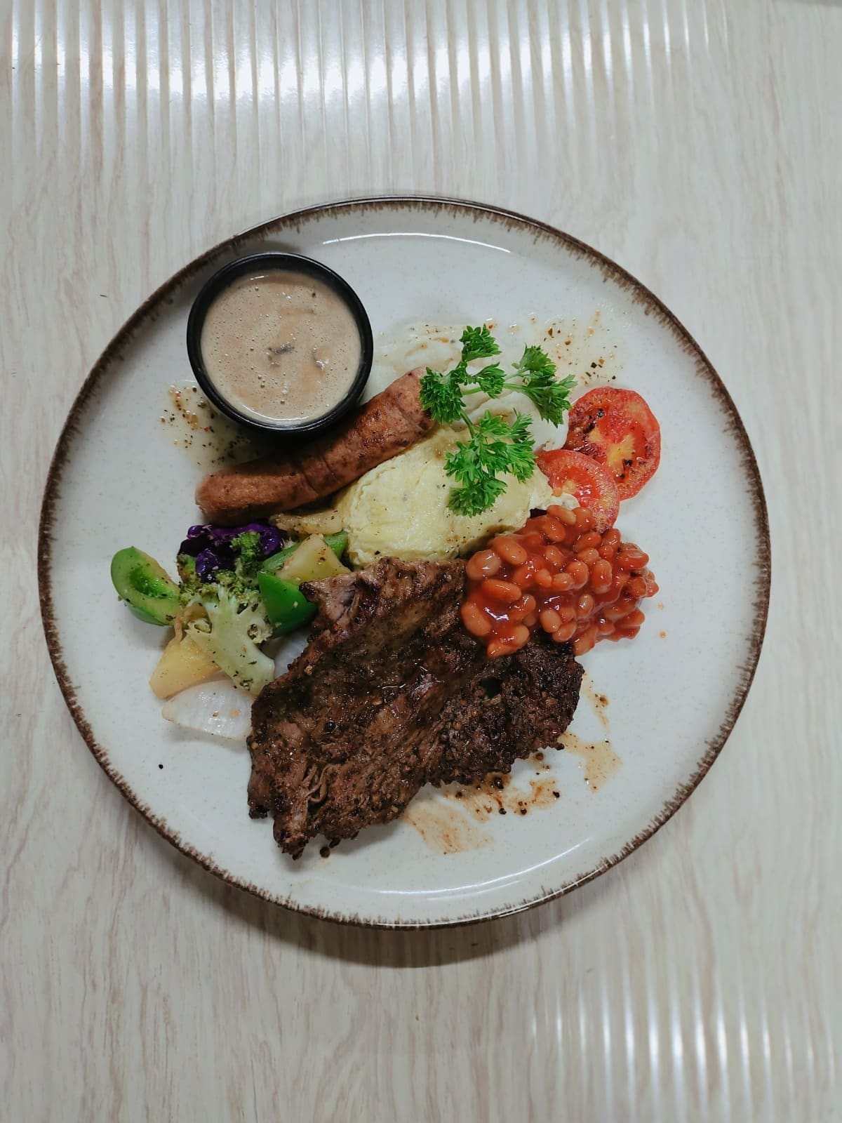 American restaurants, American food, burgers, steaks, sandwiches, American chopsuey - Ninan's Steakhouse - img4