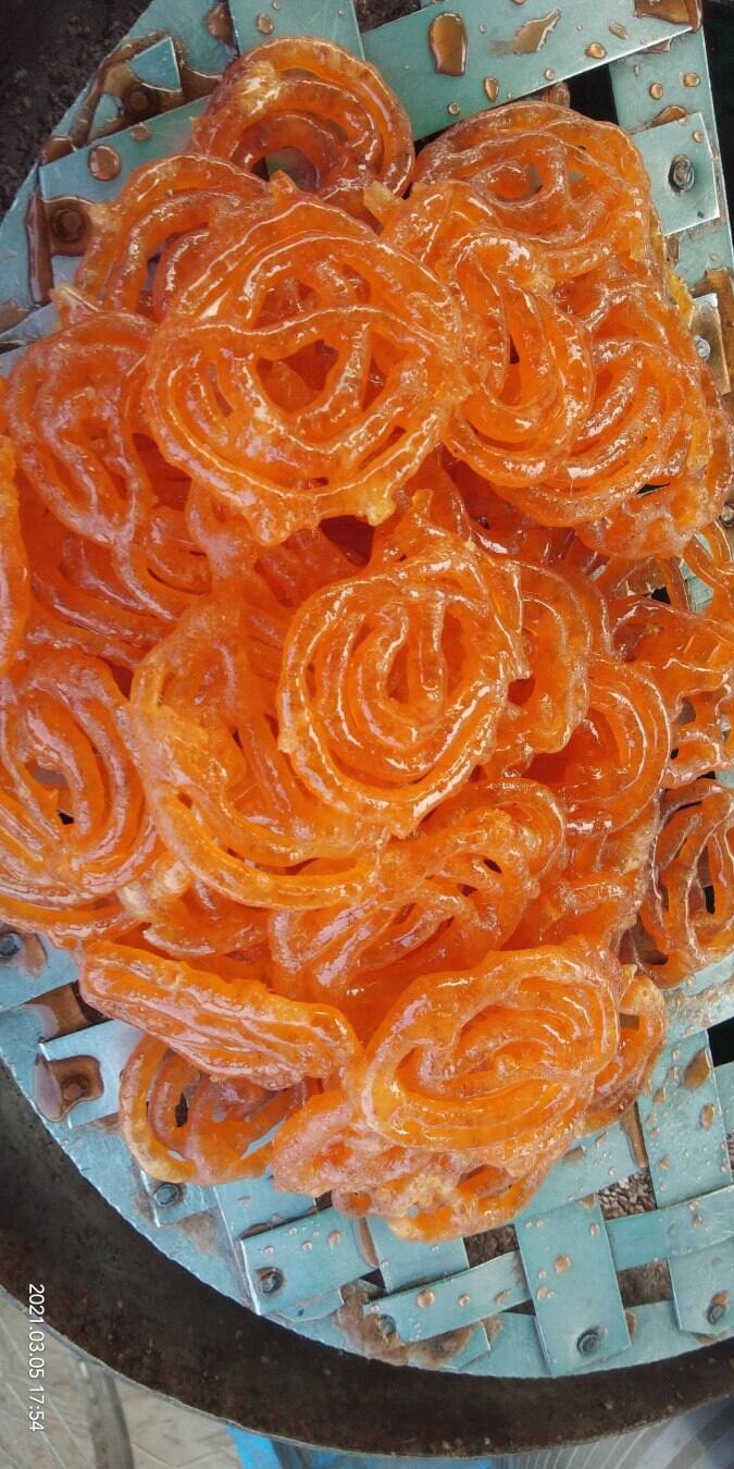 Garma Garam Jalebi