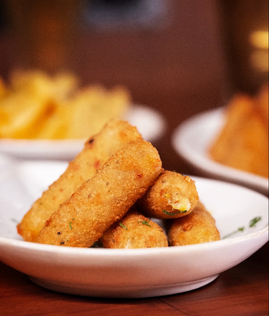 late night restaurants, late night food, late night dining, 24 hour restaurants, midnight food, late night cafes, night cafes, late night eateries, late night bars - 3 Wise Monkeys - img2