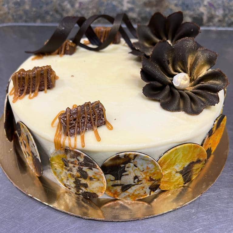Send Online 1Kg Photo Cake Vanilla Order Delivery | flowercakengifts