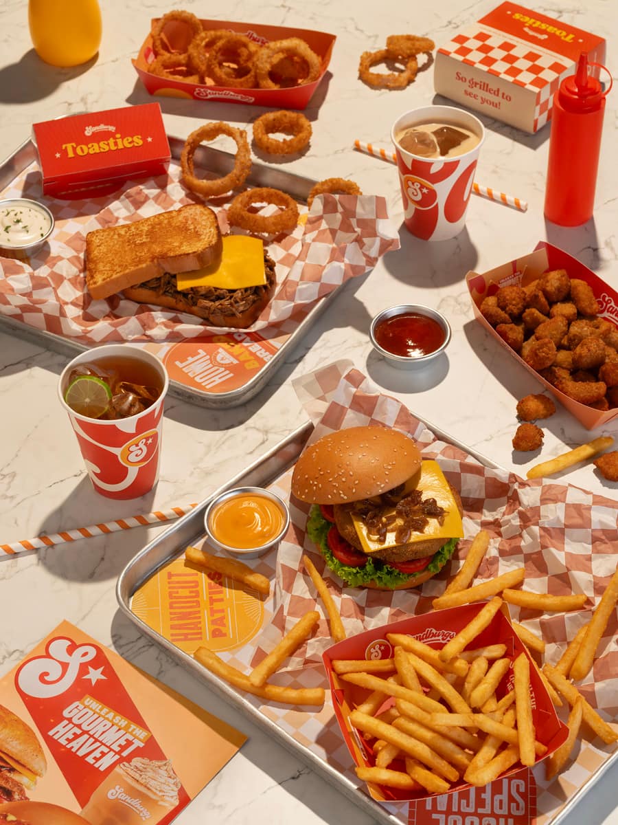 burgers, burger restaurants, best burgers, burger joints, cheeseburgers, chicken burgers, smash burgers, gourmet burgers, veggie burgers - Sandburgs - img3