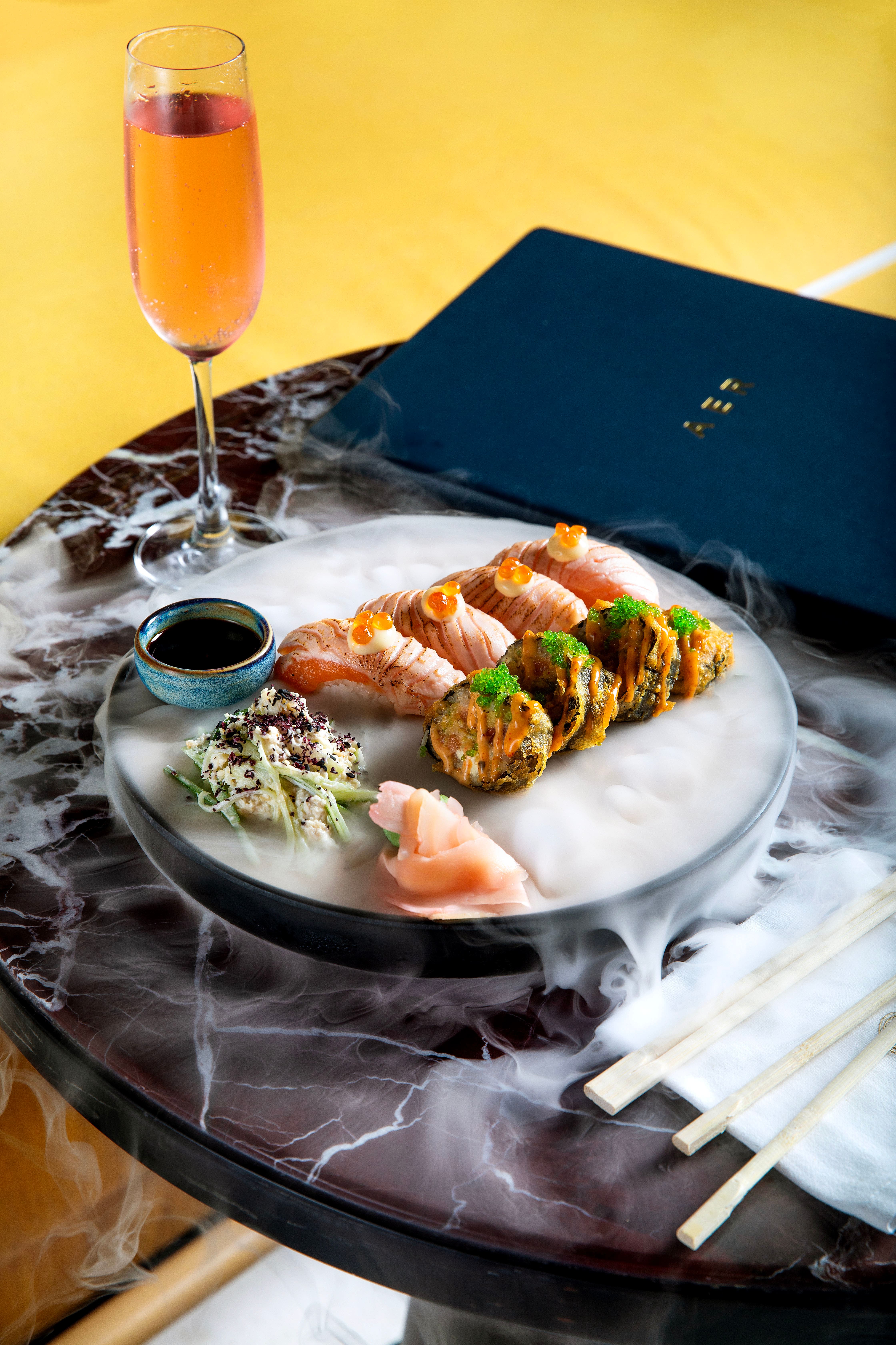 party bars, nightlife, fun bars for groups, night spots, late night bars, night clubs, dance clubs, party clubs near me, nightlife near me - Aer - Four Seasons - img2