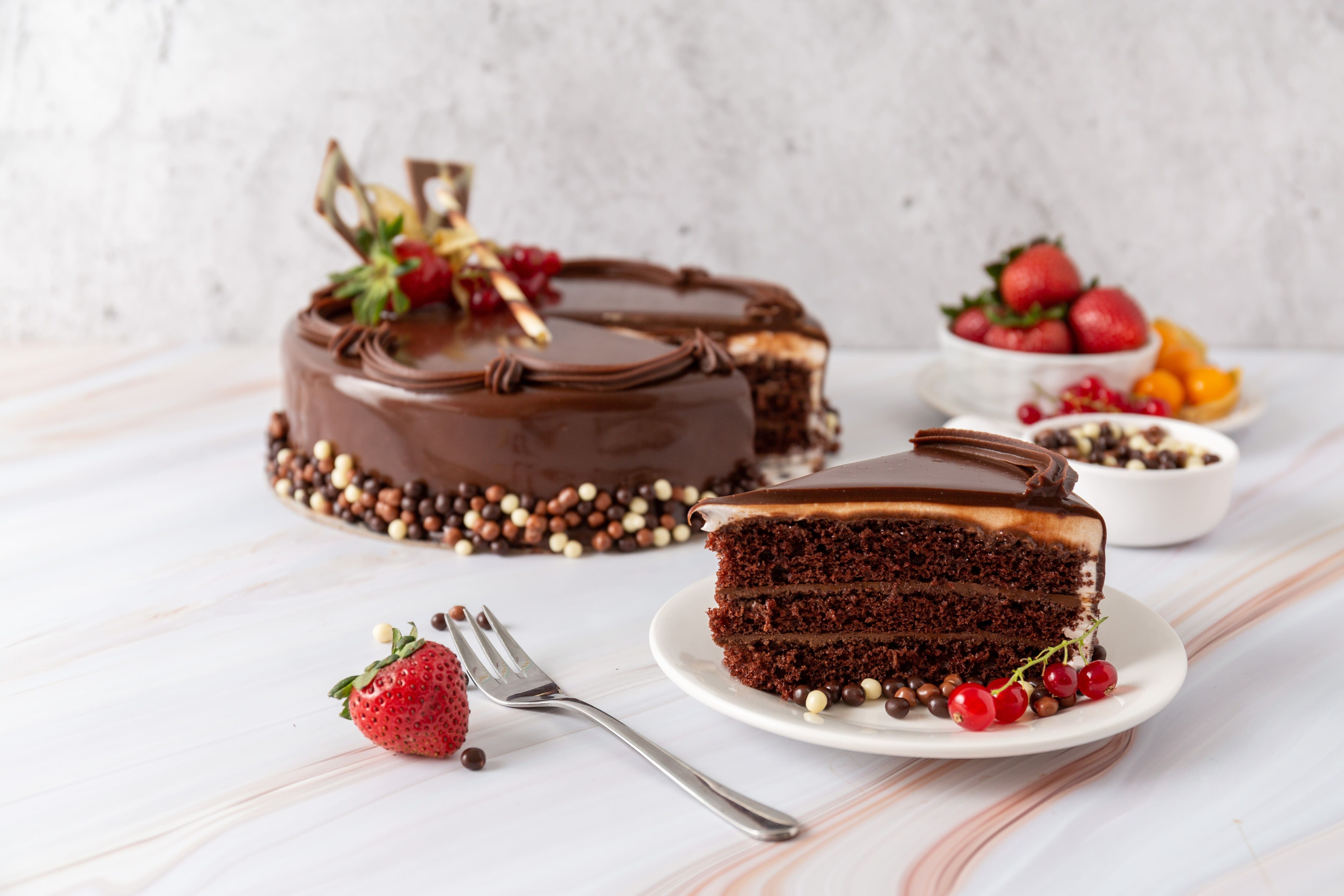 Mister Baker UAE: Cake Shops in Dubai for Birthday Cake | insydo
