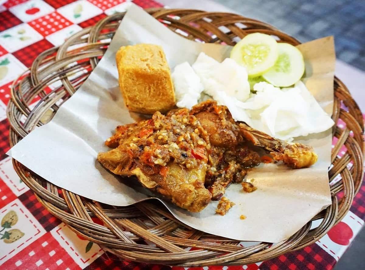 Ayam Gepuk Sambal Bawang Pak Gembus Rawamangun Jakarta
