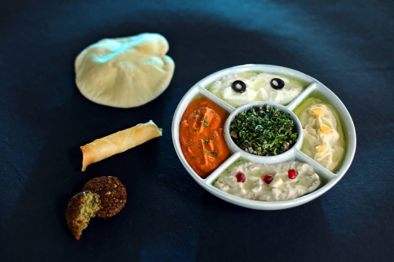 vegetarian restaurants, pure veg restaurants, dal baati churma, gatte ki sabzi, shahi paneer - City Heights - img3