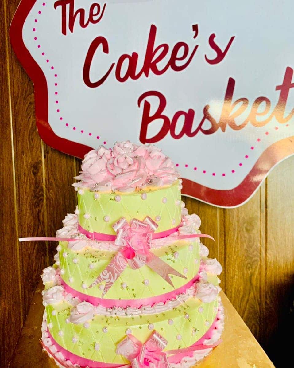 Flower Basket Cake A new spin on the traditional flower basket cake. |  Flower basket cake, Cake decorating videos, Beautiful cakes