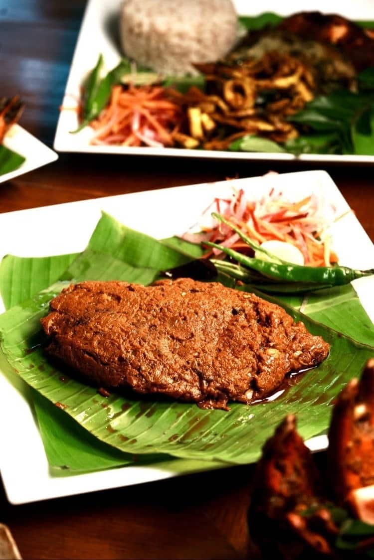Palaaram, gokul ootupura, Onam Sadya, payasam, sambar, banana chips, pulissery, thoran, banana leaf sadhya - Travancore - The Fern, Series by Marriott - img5