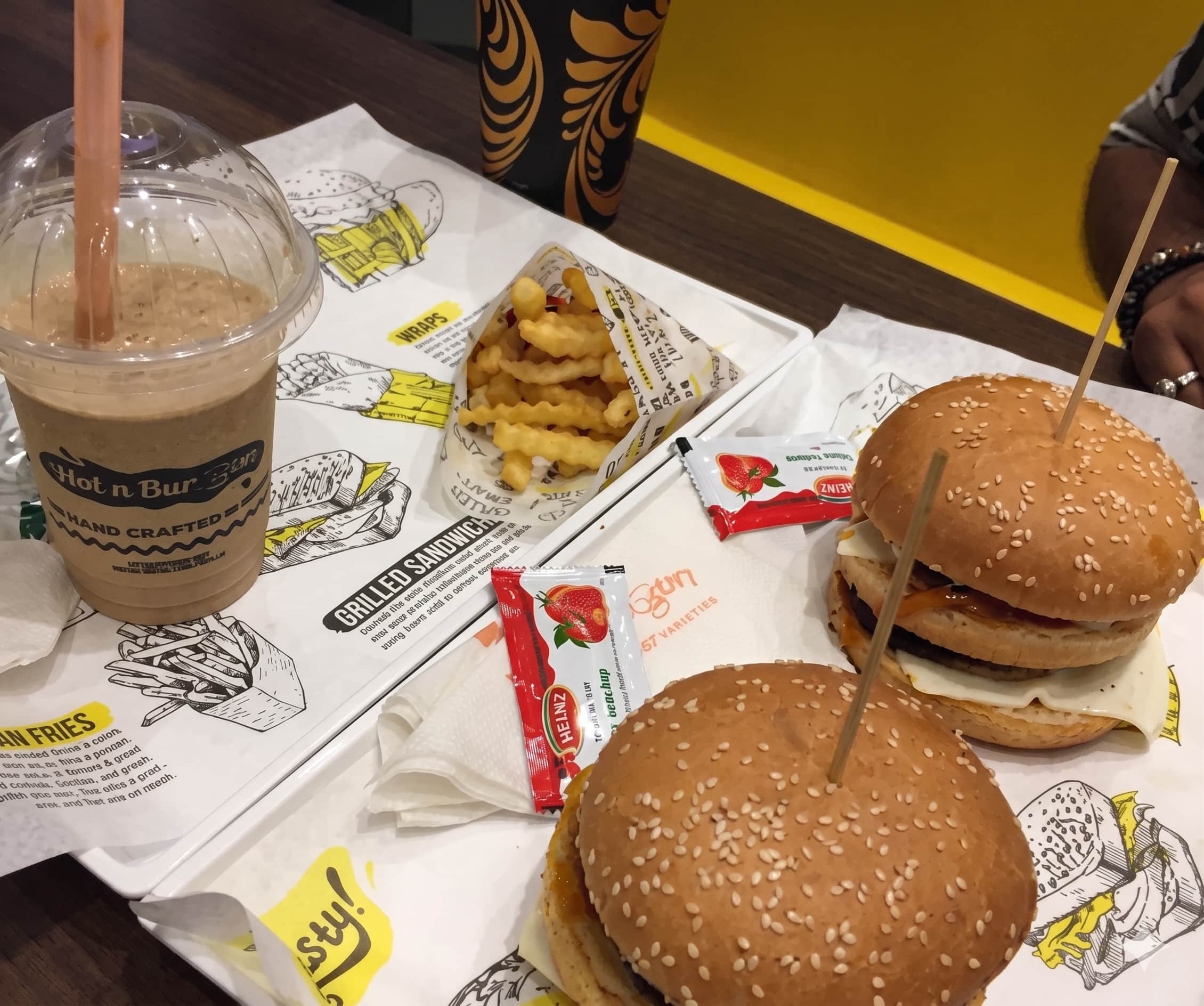 burgers, burger restaurants, best burgers, burger joints, cheeseburgers, chicken burgers, smash burgers, gourmet burgers, veggie burgers - High On Burgers - img5