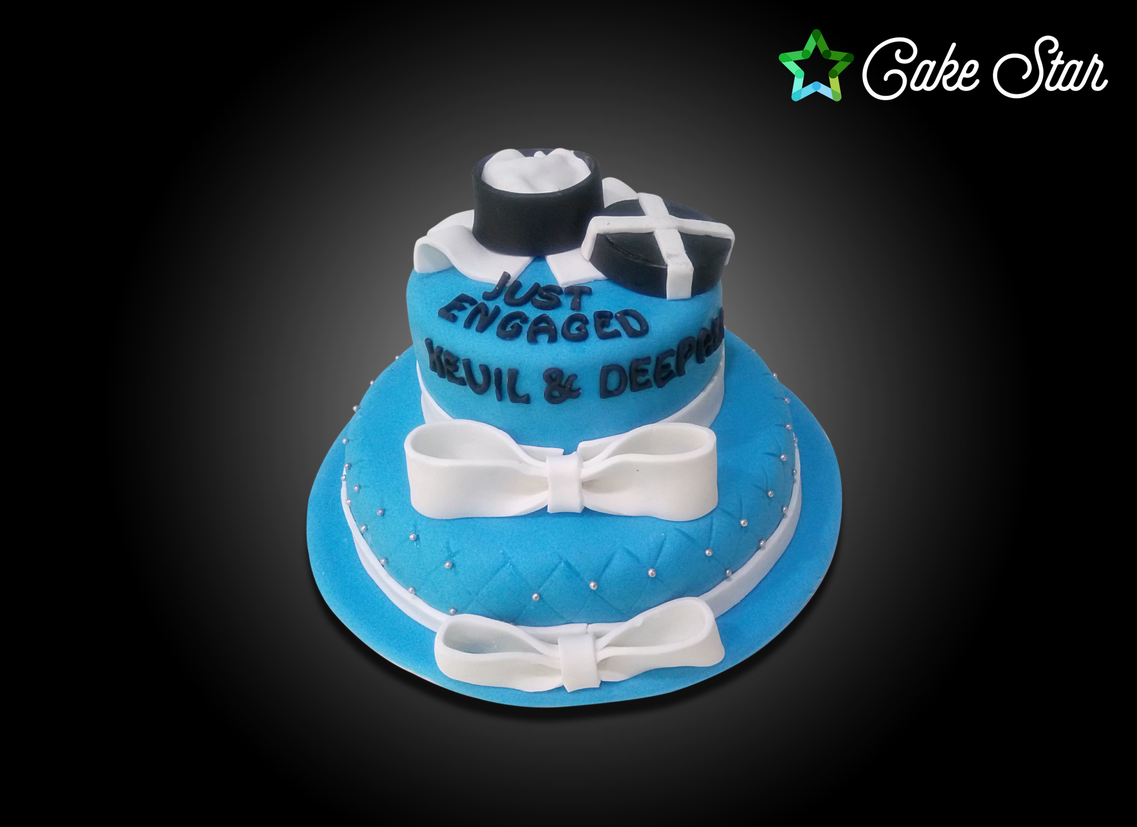 Black and Gold Star Cake