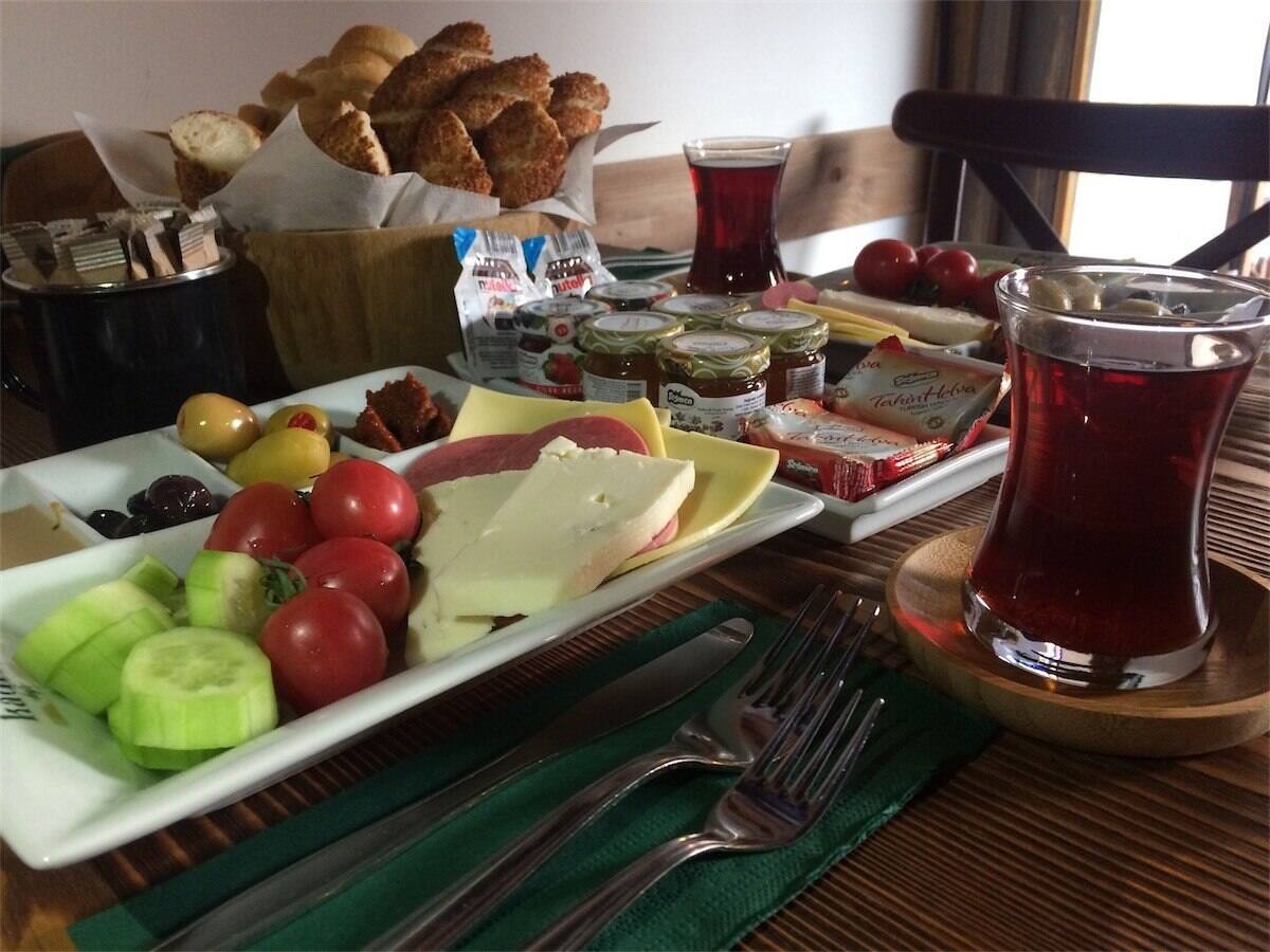 Balat kadraj kafe photos, pictures of balat kadraj kafe, balat ...