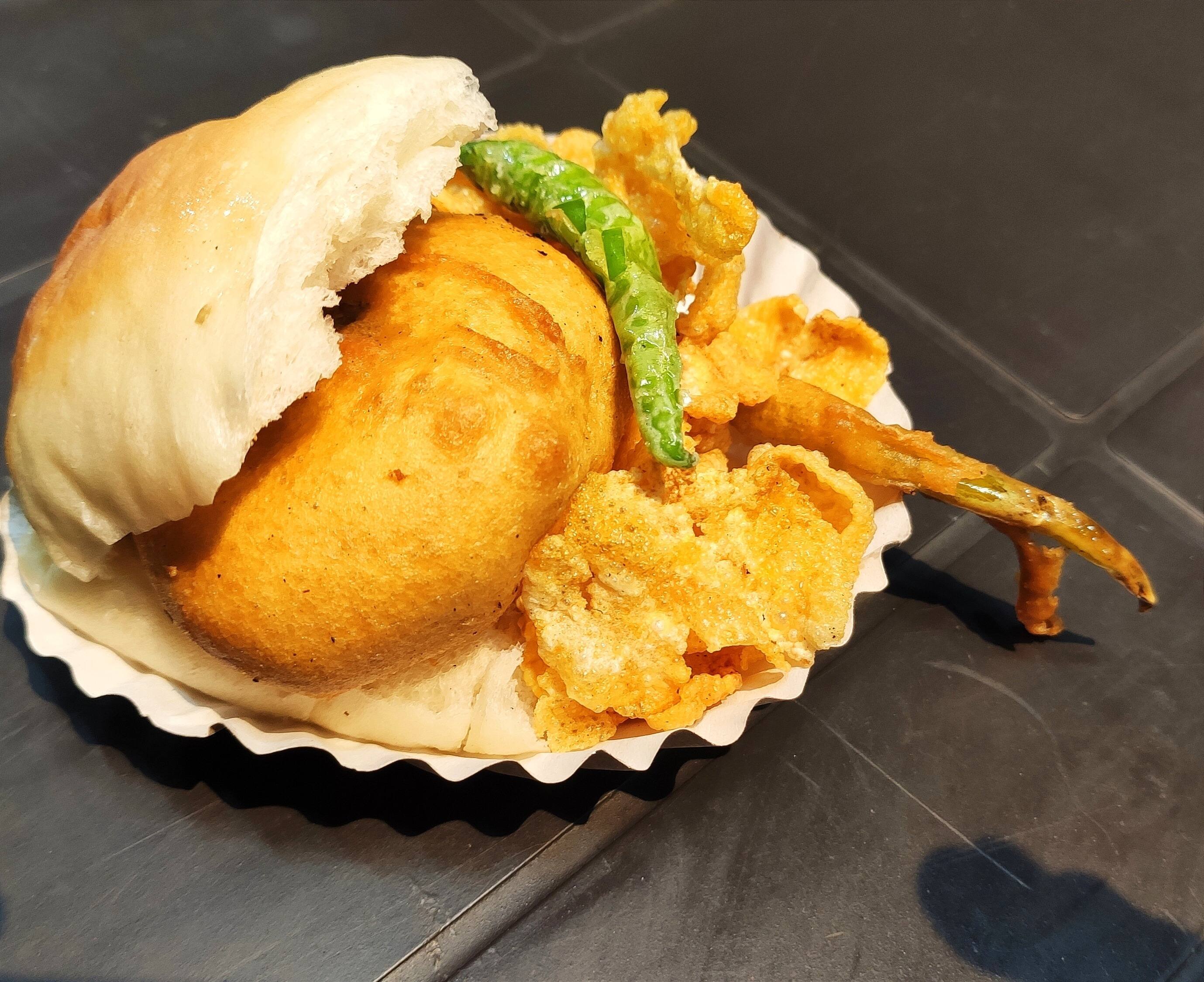 Parnavi Bhatti Vadapav, Sanpada, Navi Mumbai | Zomato