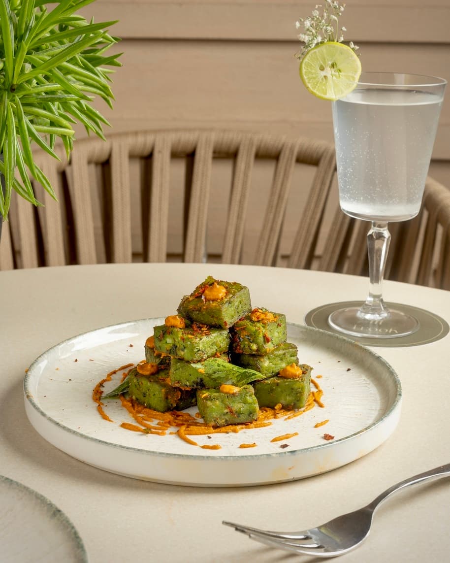 cocktail bars, cocktail bar near me, cocktails, bars, bars near me, rooftop bars, margarita, mojito, mocktails, negroni - Trooh - img2