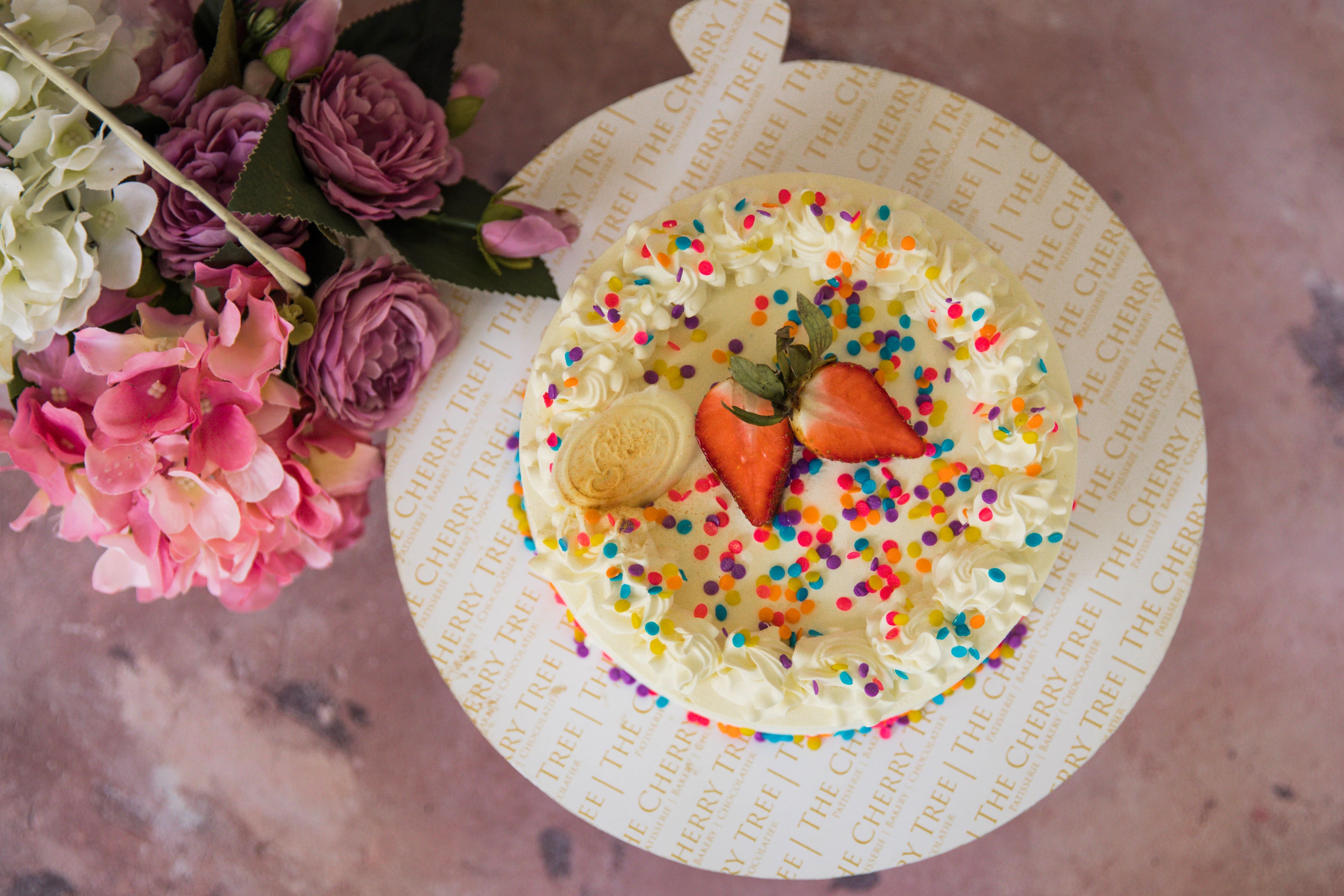 Cherry blossom cake design 🌸🌸🌸 #cakesofinstagram #cherryblossomcake  #demonslayercake #demonslayer #birthdaycakeideas #cakedesign | Instagram