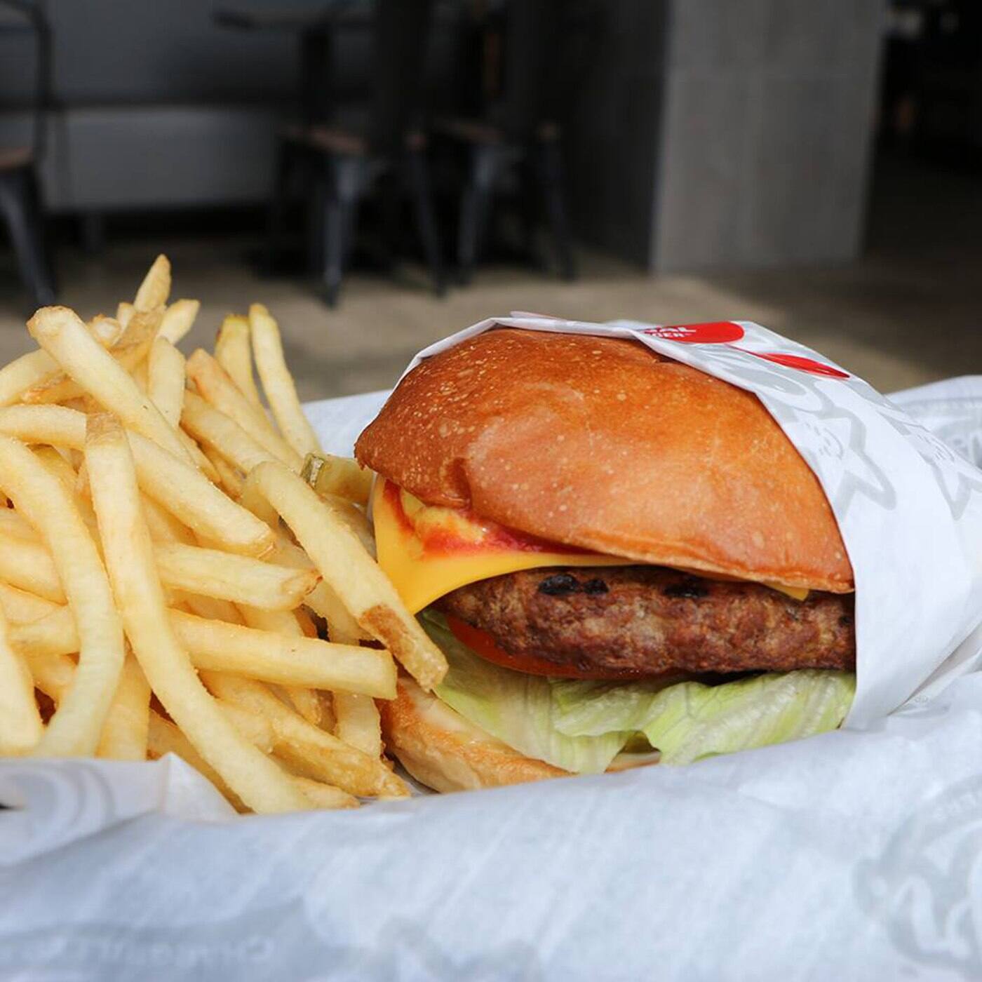Carl S Jr Brisbane Airport Bne Brisbane