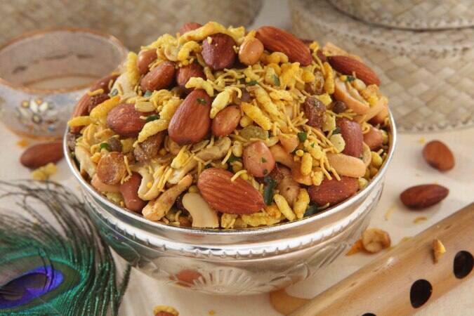Loiee Sweets & Snacks, Sowcarpet, Chennai - Restaurant - Zomato