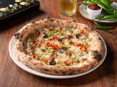 pizza, best pizza, pizza slice, pepperoni pizza, wood fired pizza, artisanal pizza, deep dish pizza, new york style pizza, pizza deals - Bonkey's - img2