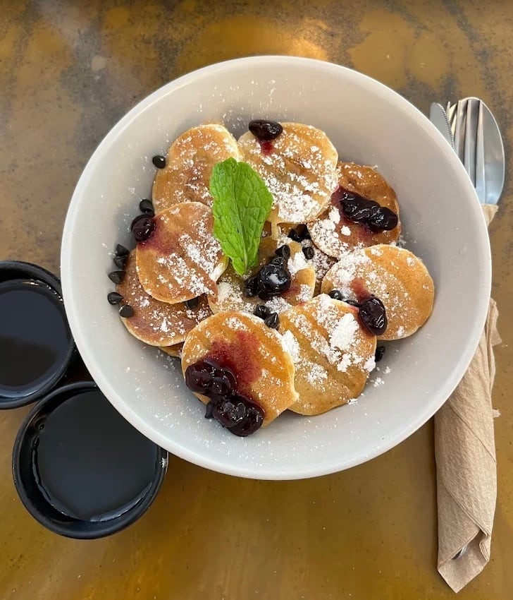 avocado toast, aesthetic cafes, specialty coffee, cute cafes, instagrammable food, aesthetic coffee shop, aesthetic desserts, instagrammable cafes - Isobel - img2