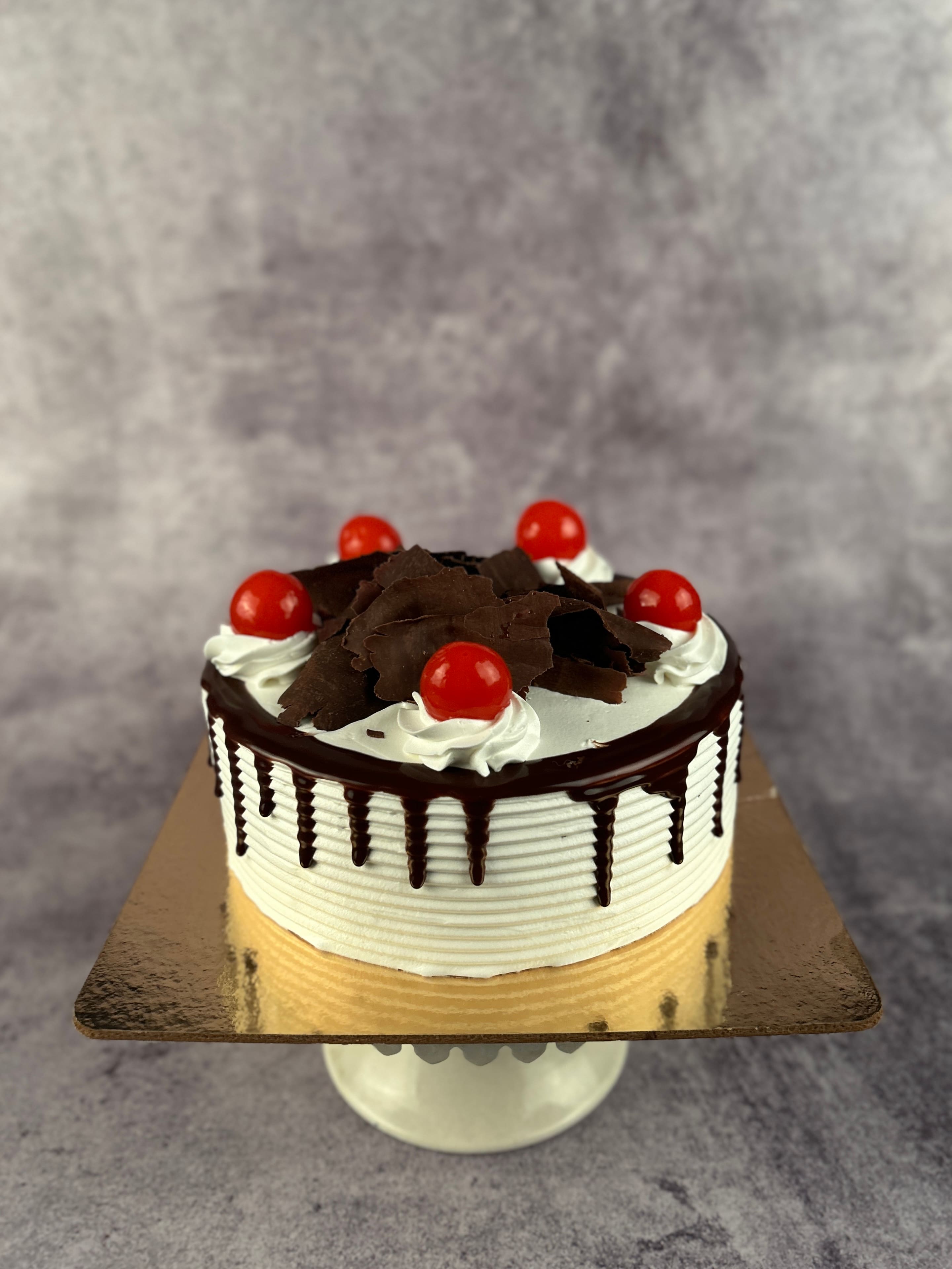 Pin by Briana Manoogian on Unicorn birthday cake | Unicorn birthday cake,  Birthday cake, Custom cupcakes