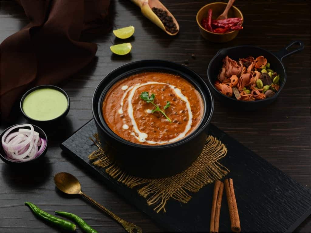veg restaurants, vegetarian restaurants, family restaurants, veg restaurants near me, vegetarian food, north indian food, thali, paneer, dosa, chole bhature - Indus Flavour - Proudly Vegetarian - img2