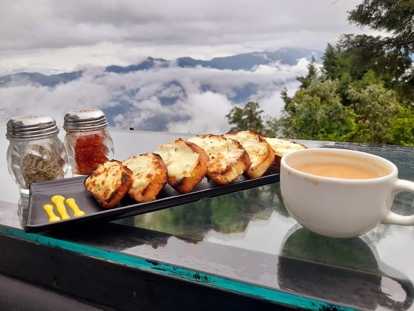 hill view cafes, hilltop cafes, cafes with a view, scenic cafes, mountain cafes, rooftop cafes, hillside restaurants, Mussoorie cafes - The Tikka Terrace - img2